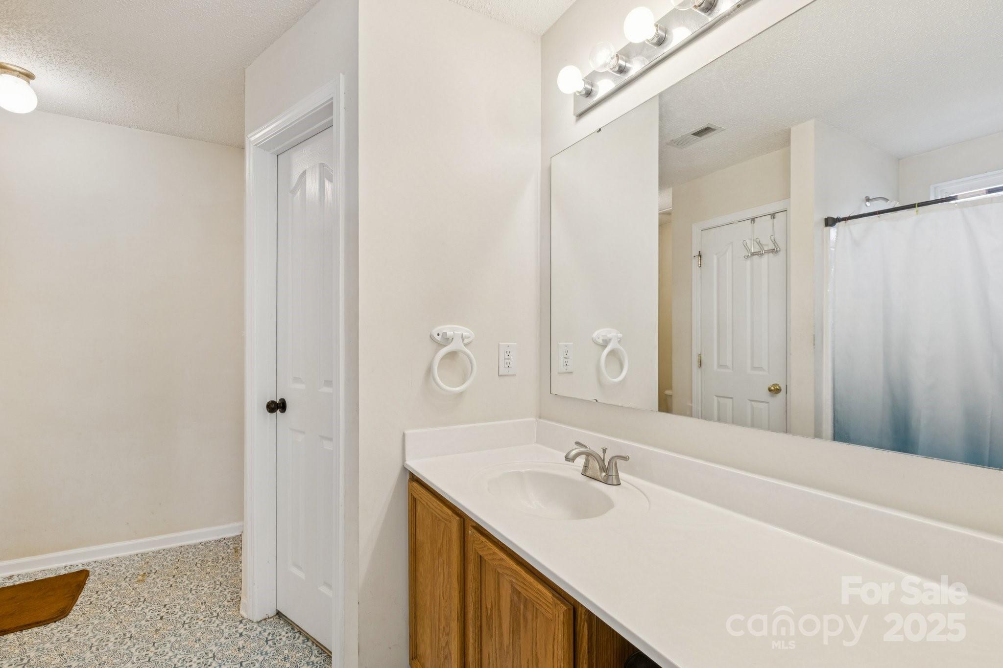 6922 Brandon Chase Lane