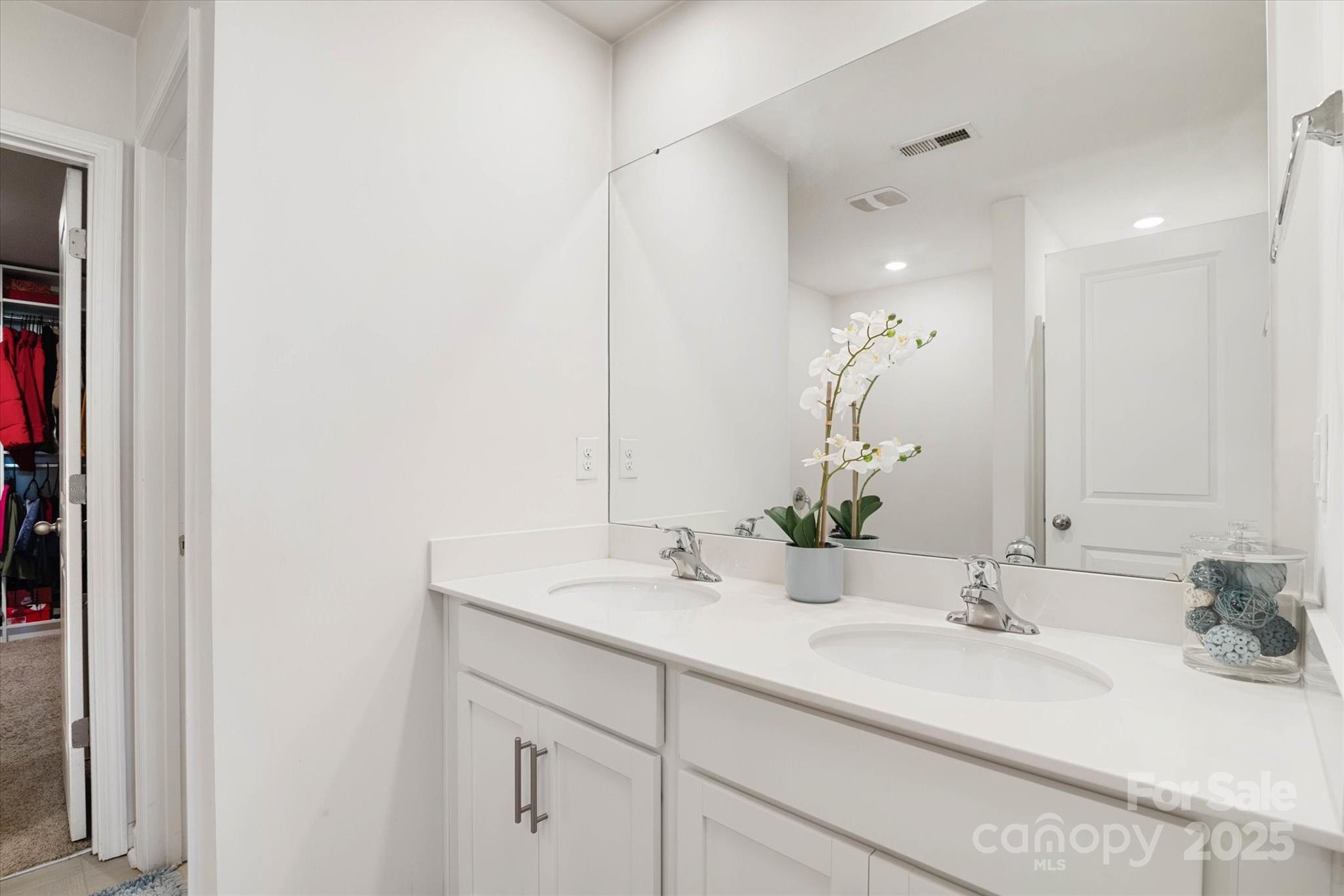 923 Elliott Road Unit: 40