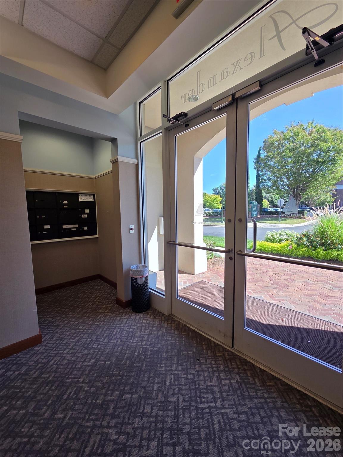 3121 Springbank Lane