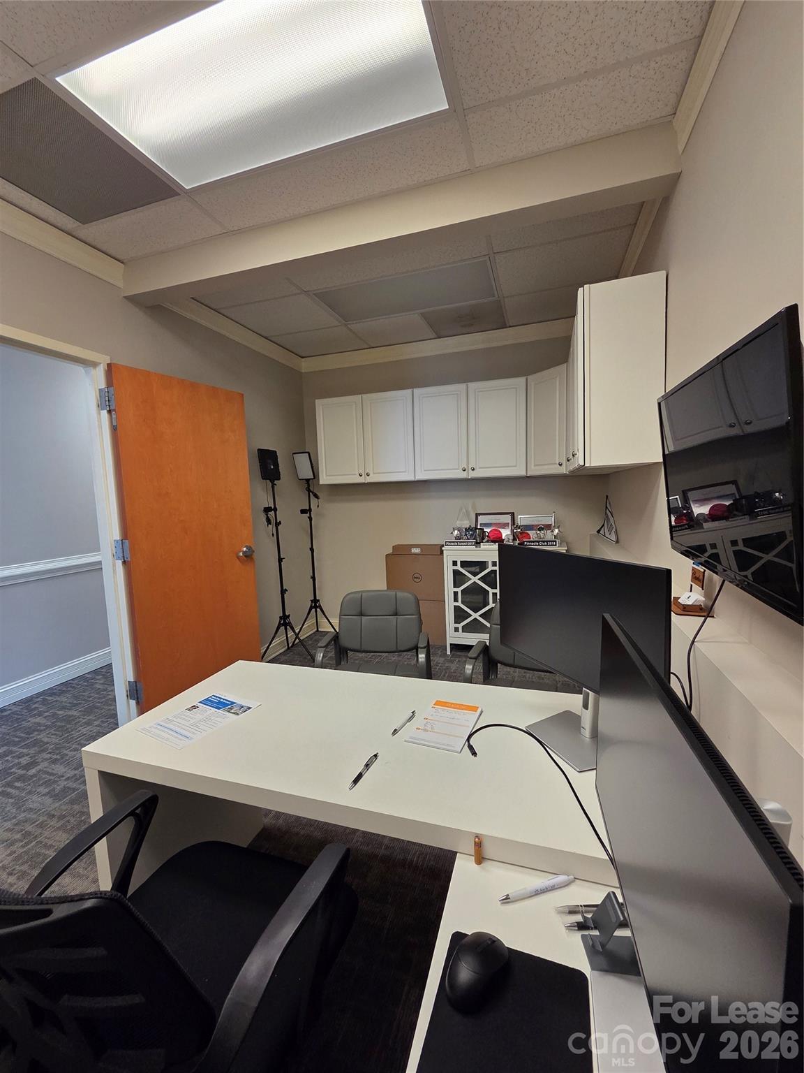 3121 Springbank Lane