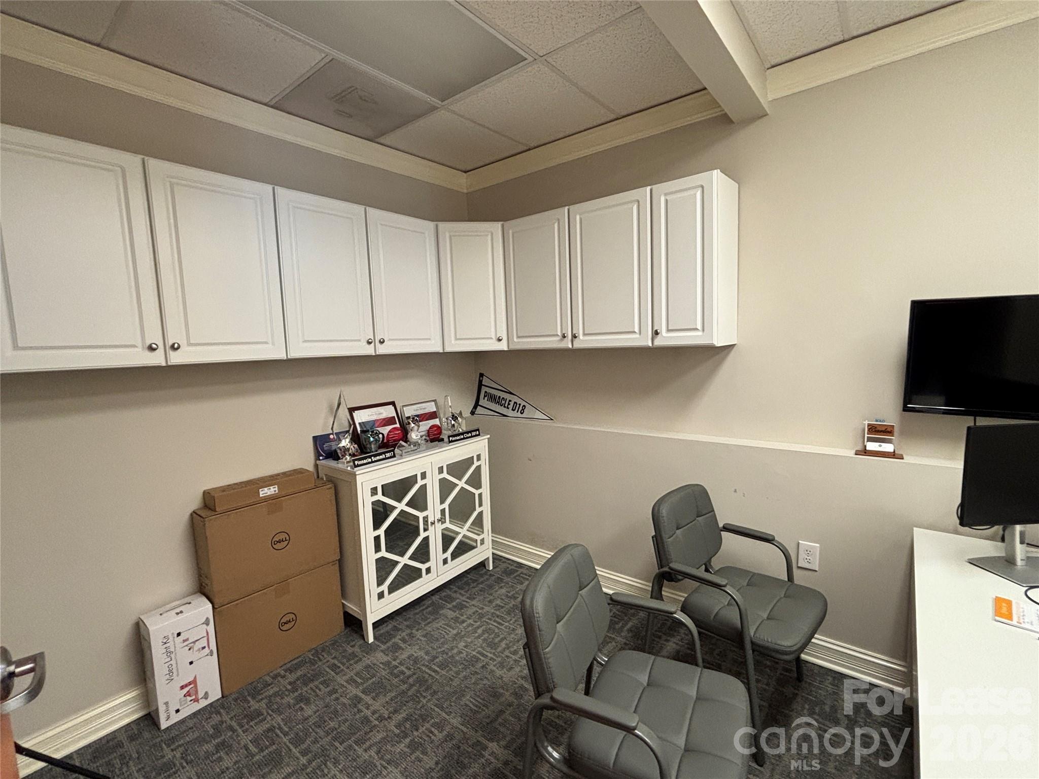 3121 Springbank Lane