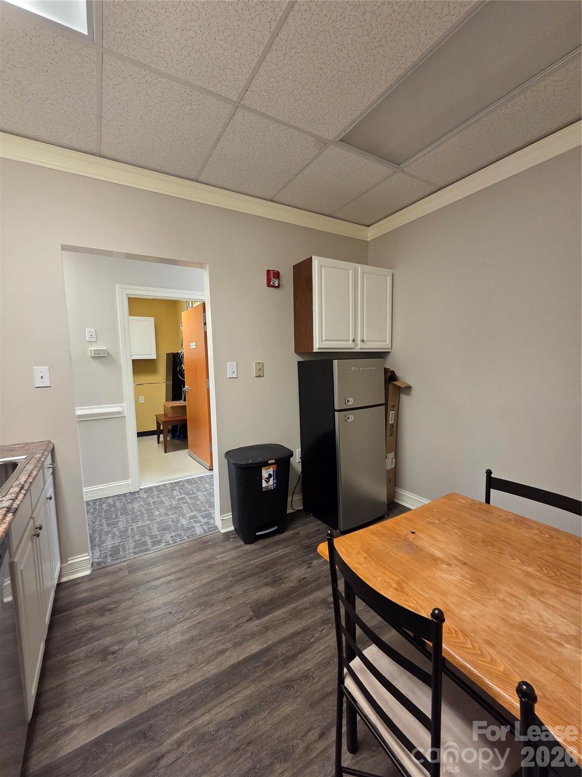 3121 Springbank Lane