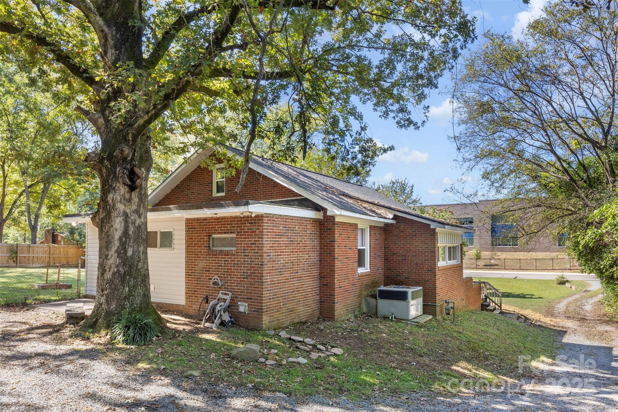 615 W Park Drive