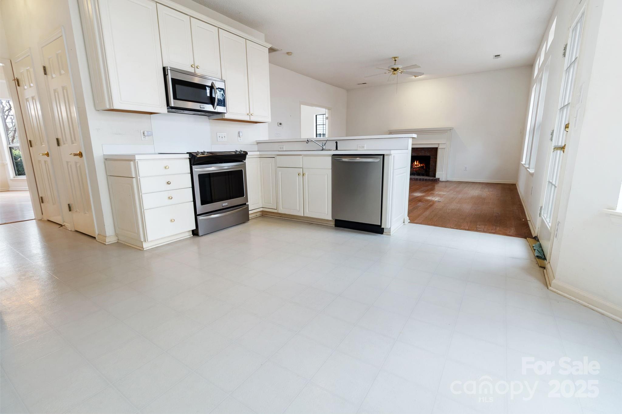 6102 Garamond Court Unit: 12