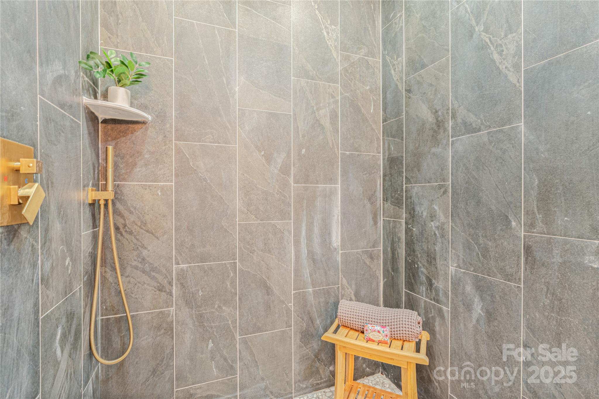 210 N Mulberry Street