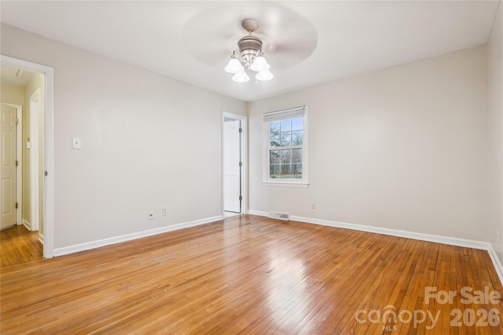 1001 Eaglewood Avenue