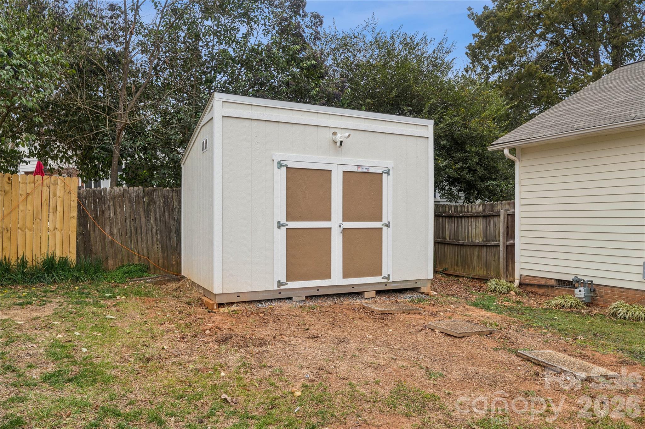 1001 Eaglewood Avenue