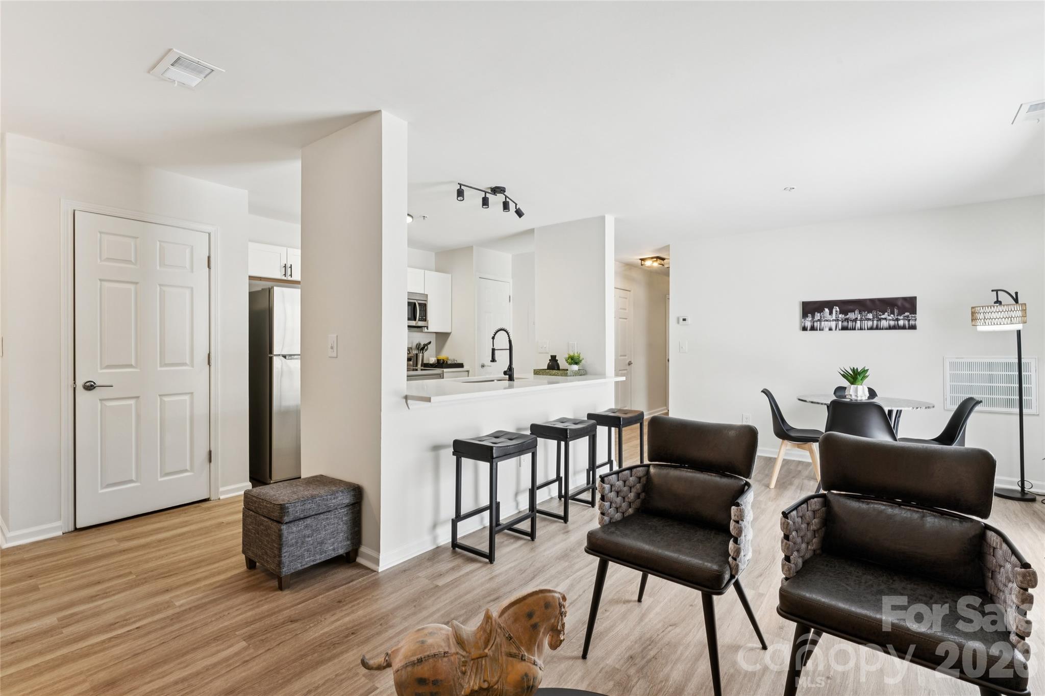 1620 Arlyn Circle Unit: B