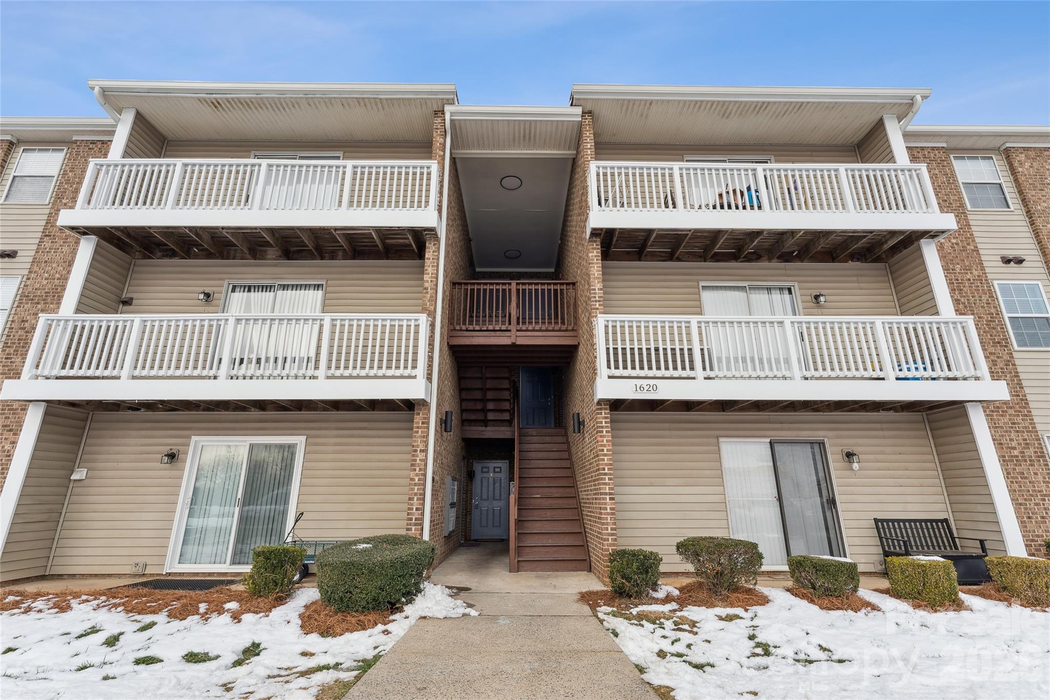 1620 Arlyn Circle Unit: B
