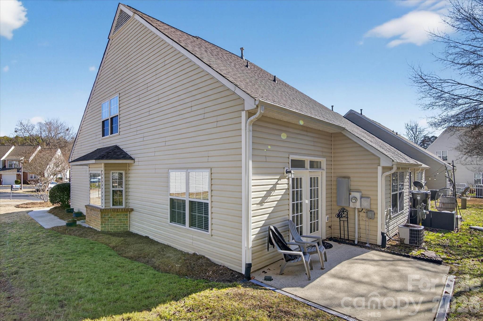 312 Valley Brook Lane SE