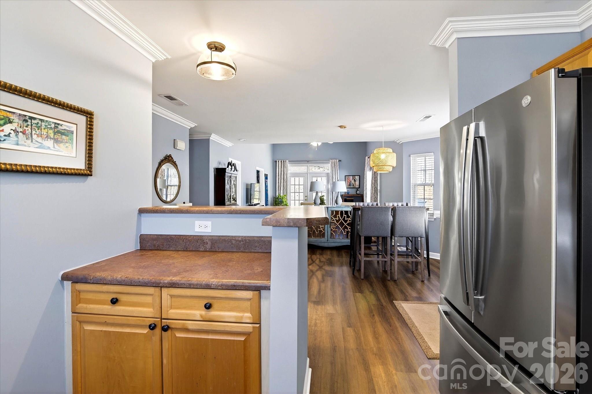 312 Valley Brook Lane SE