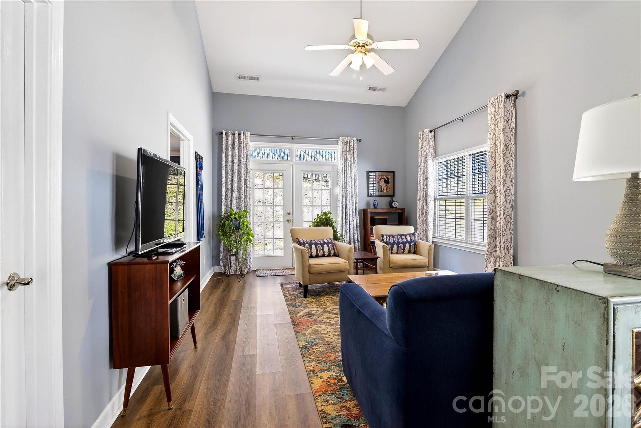 312 Valley Brook Lane SE