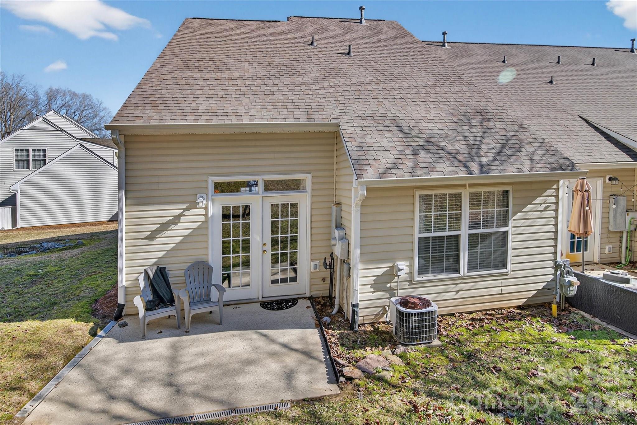 312 Valley Brook Lane SE