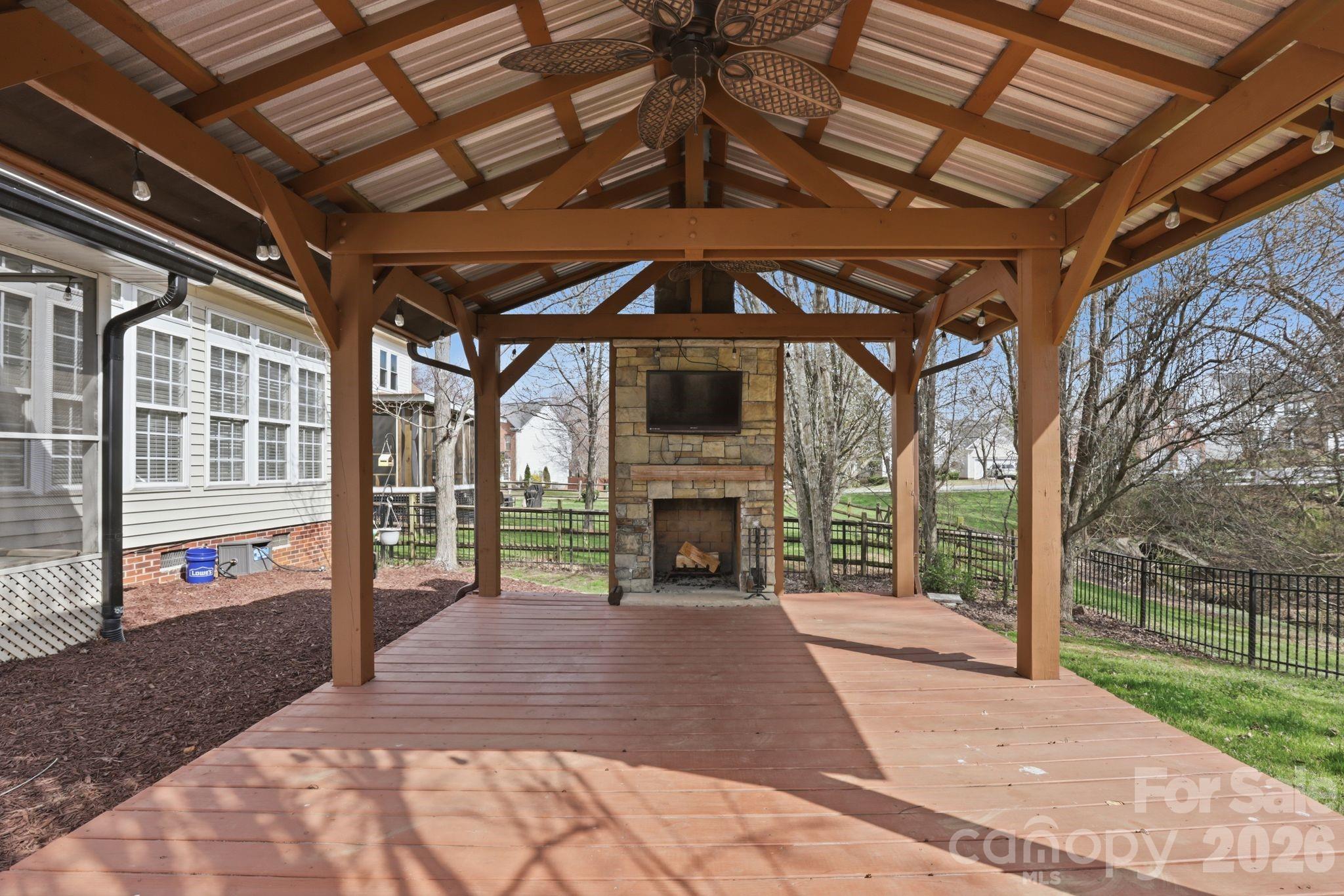 3909 Meadow Green Drive