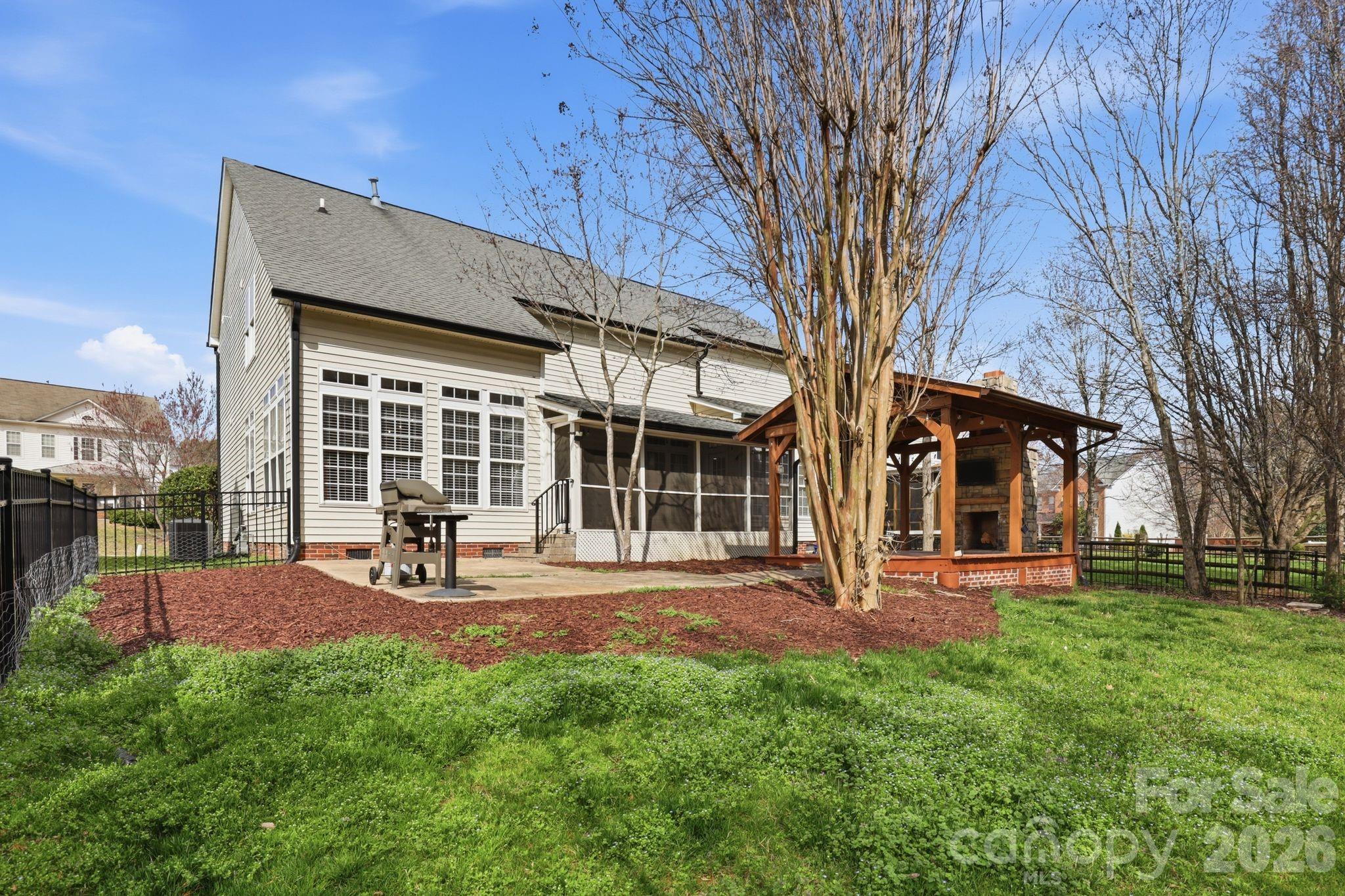 3909 Meadow Green Drive