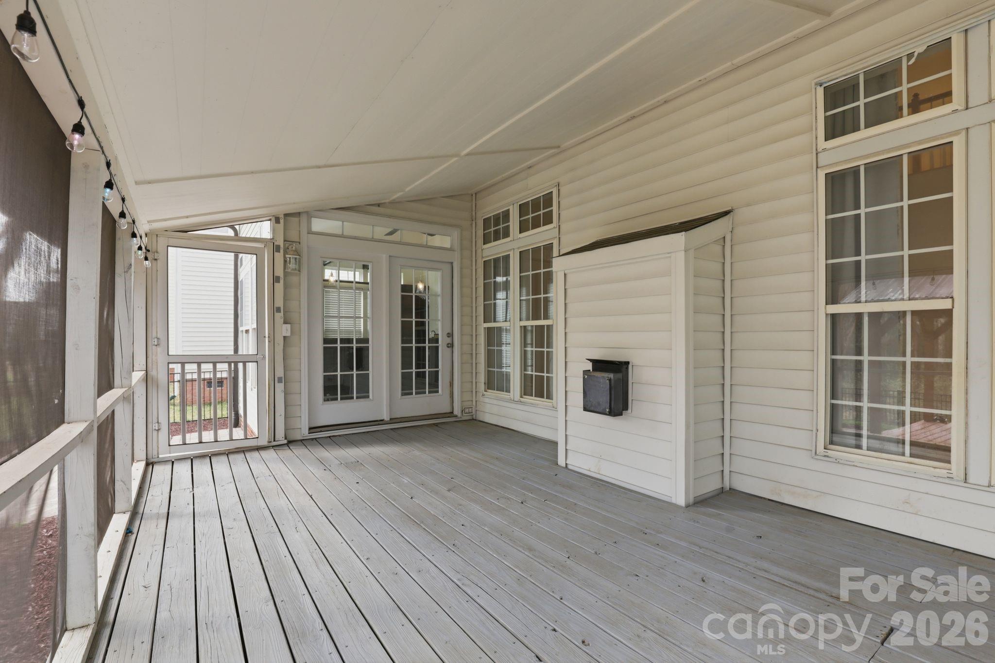 3909 Meadow Green Drive