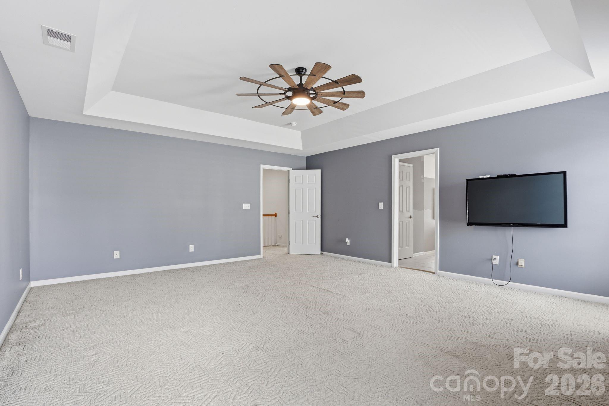 3909 Meadow Green Drive
