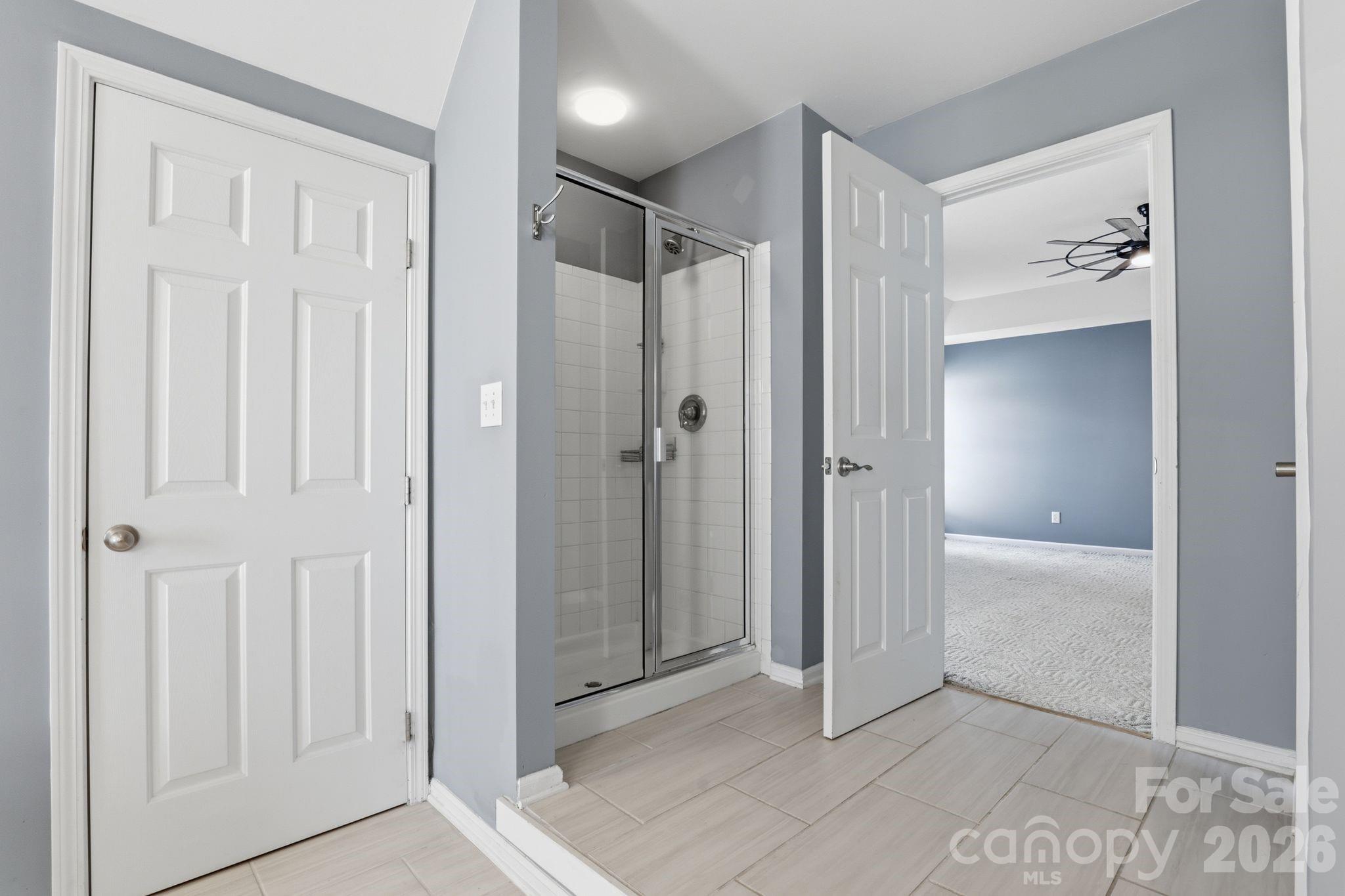 3909 Meadow Green Drive