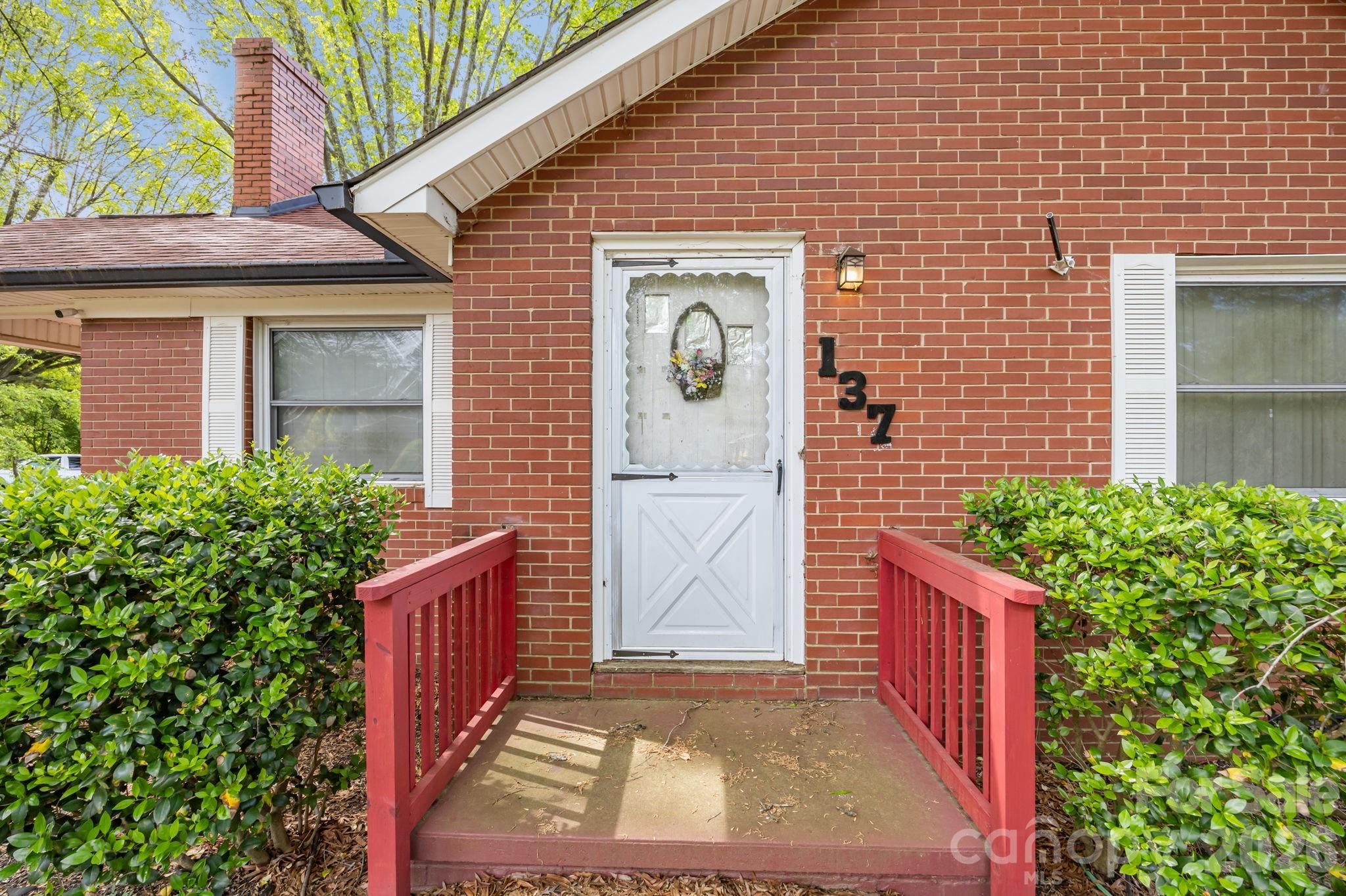 137 Foursquare Road
