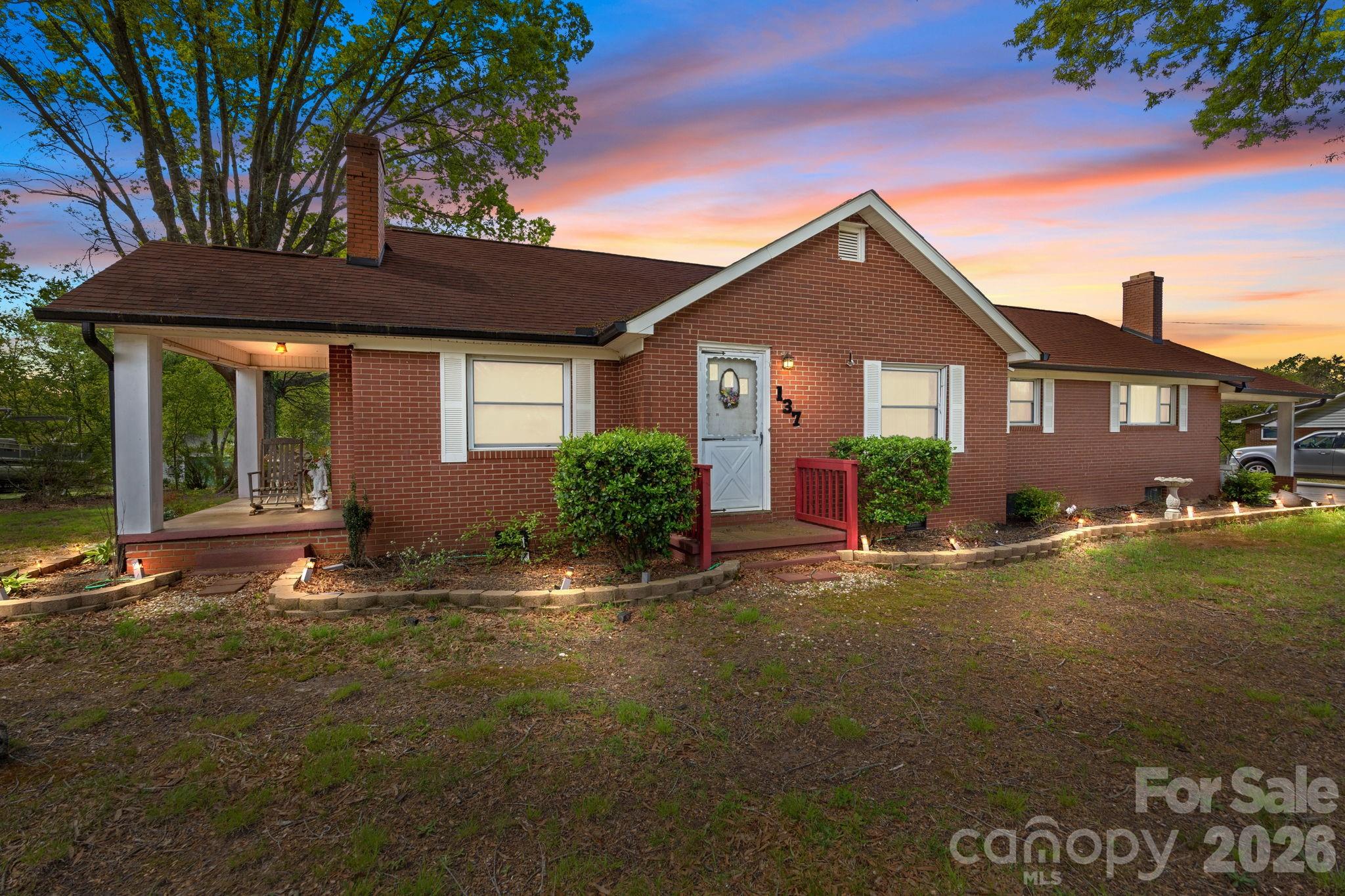 137 Foursquare Road