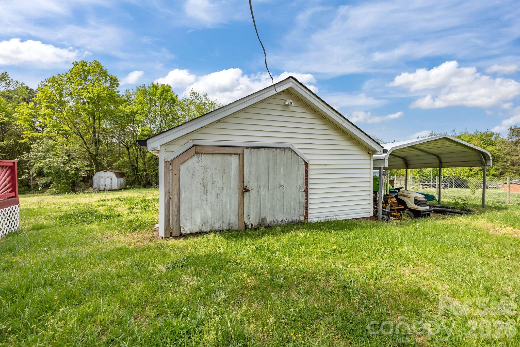 137 Foursquare Road