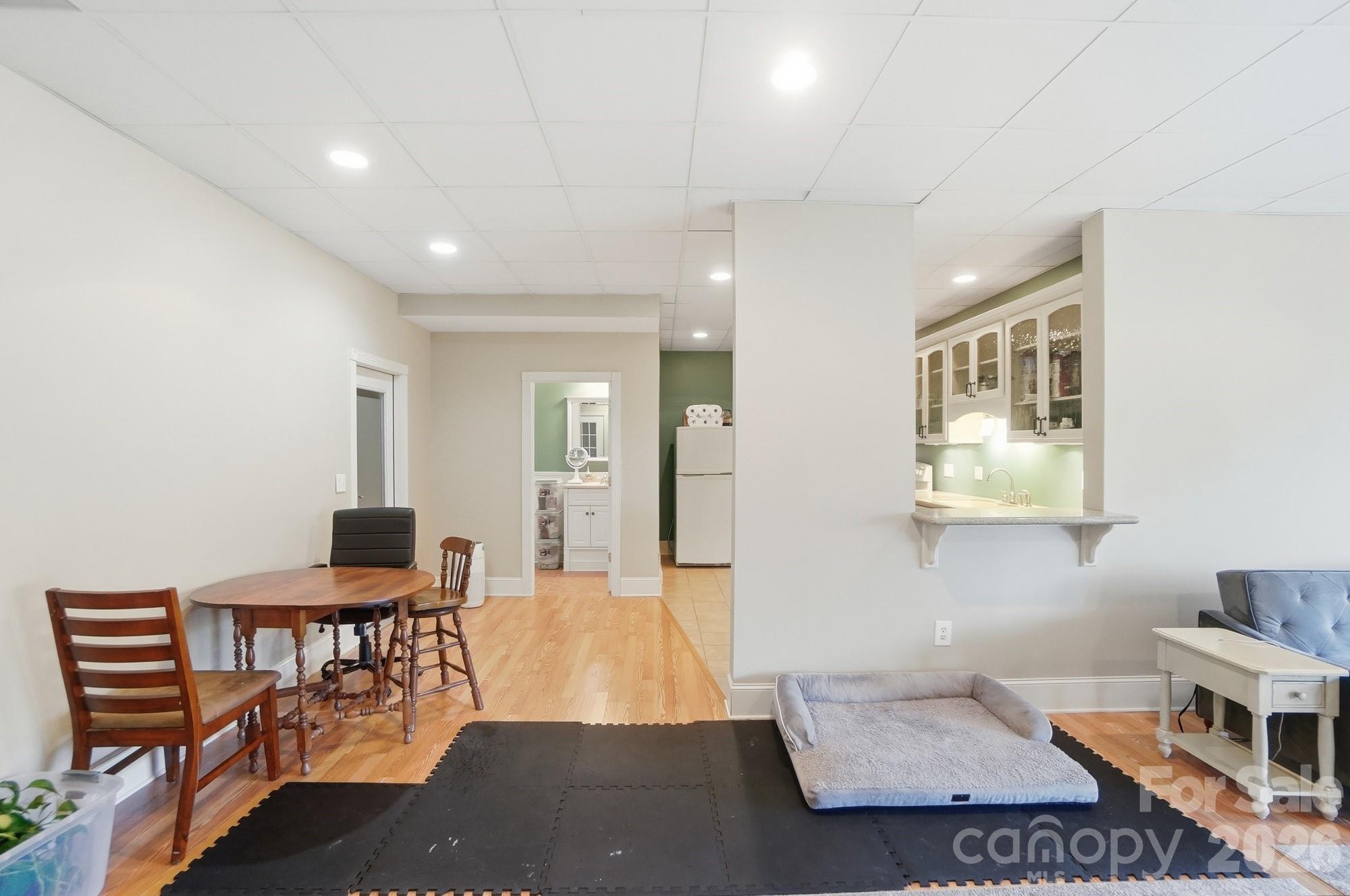 186 Hazelton Loop