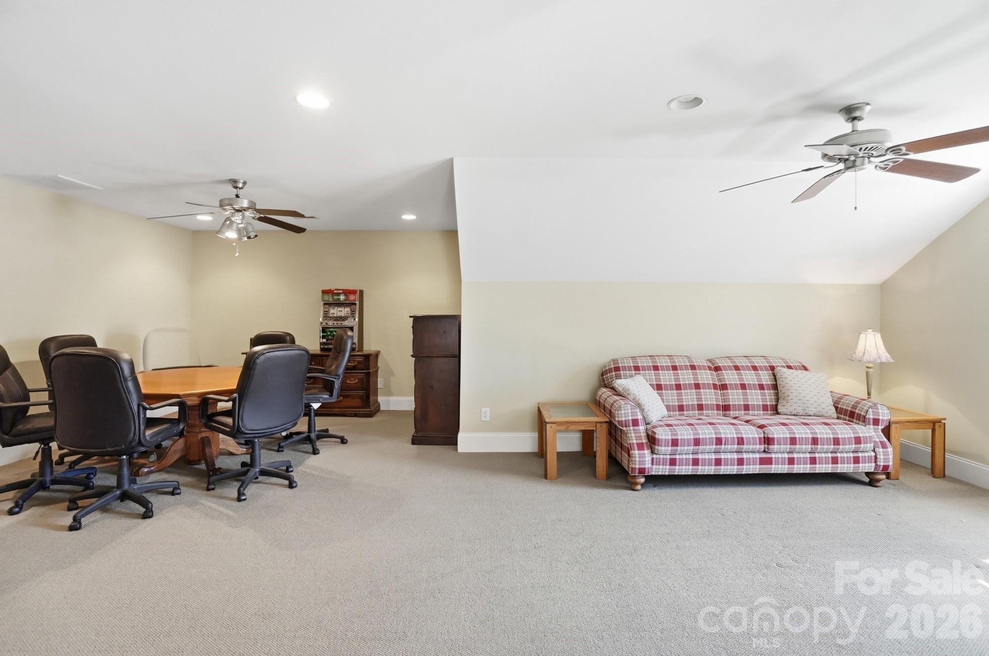 186 Hazelton Loop