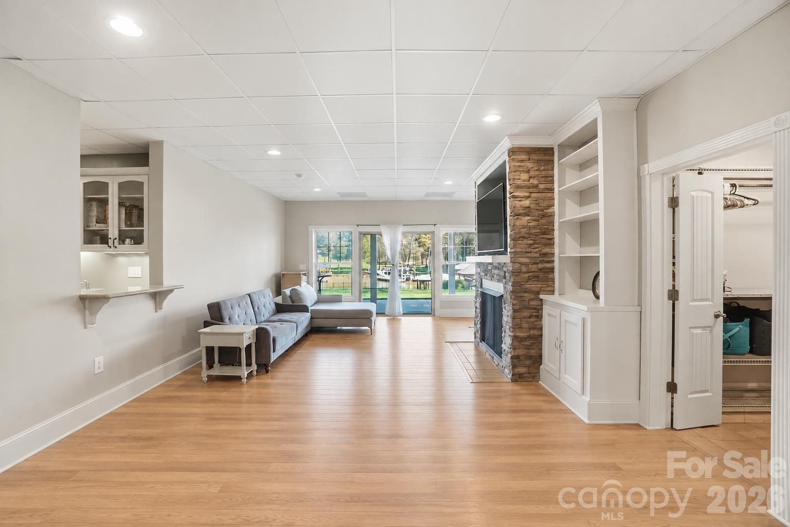 186 Hazelton Loop