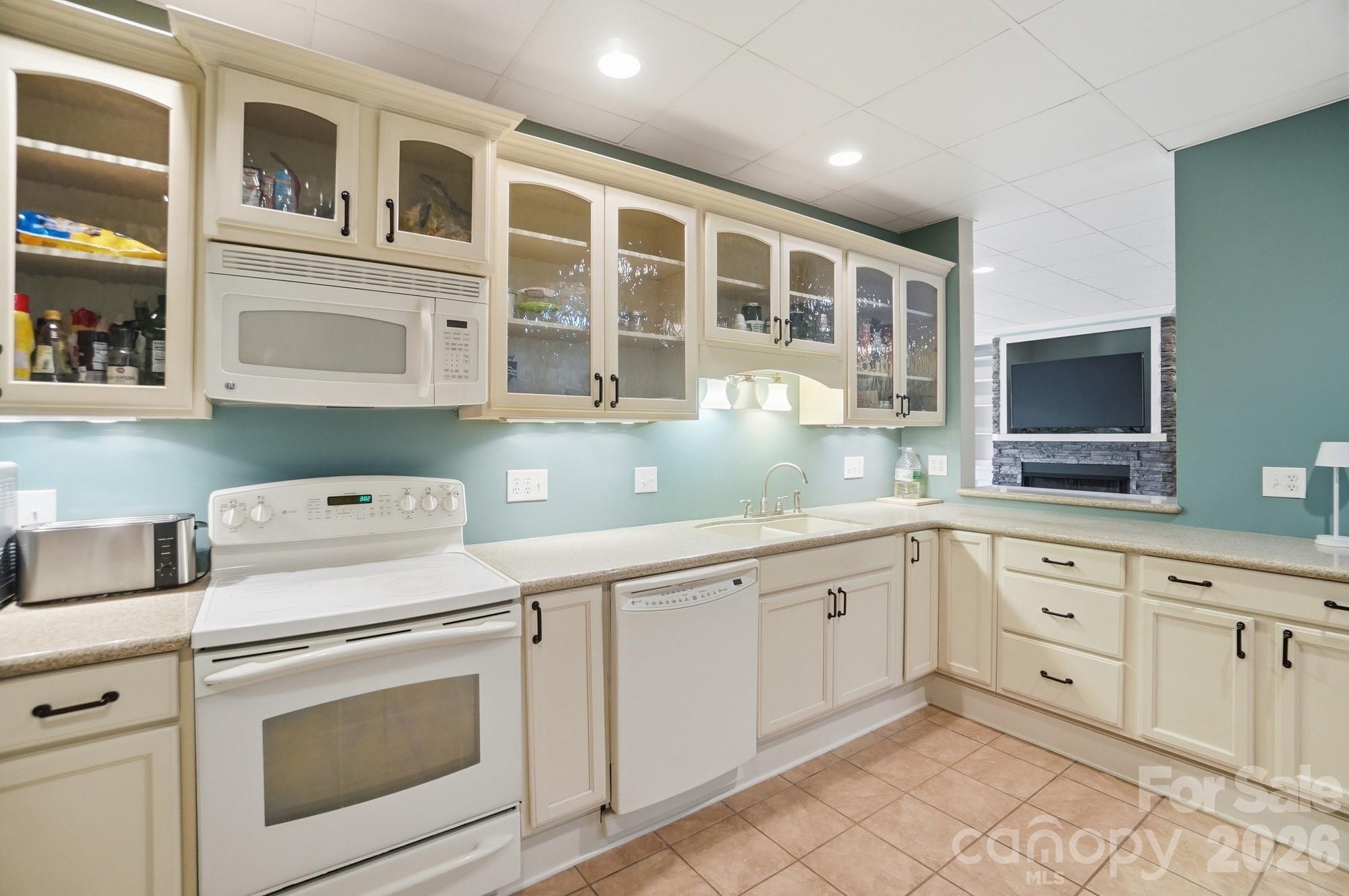 186 Hazelton Loop