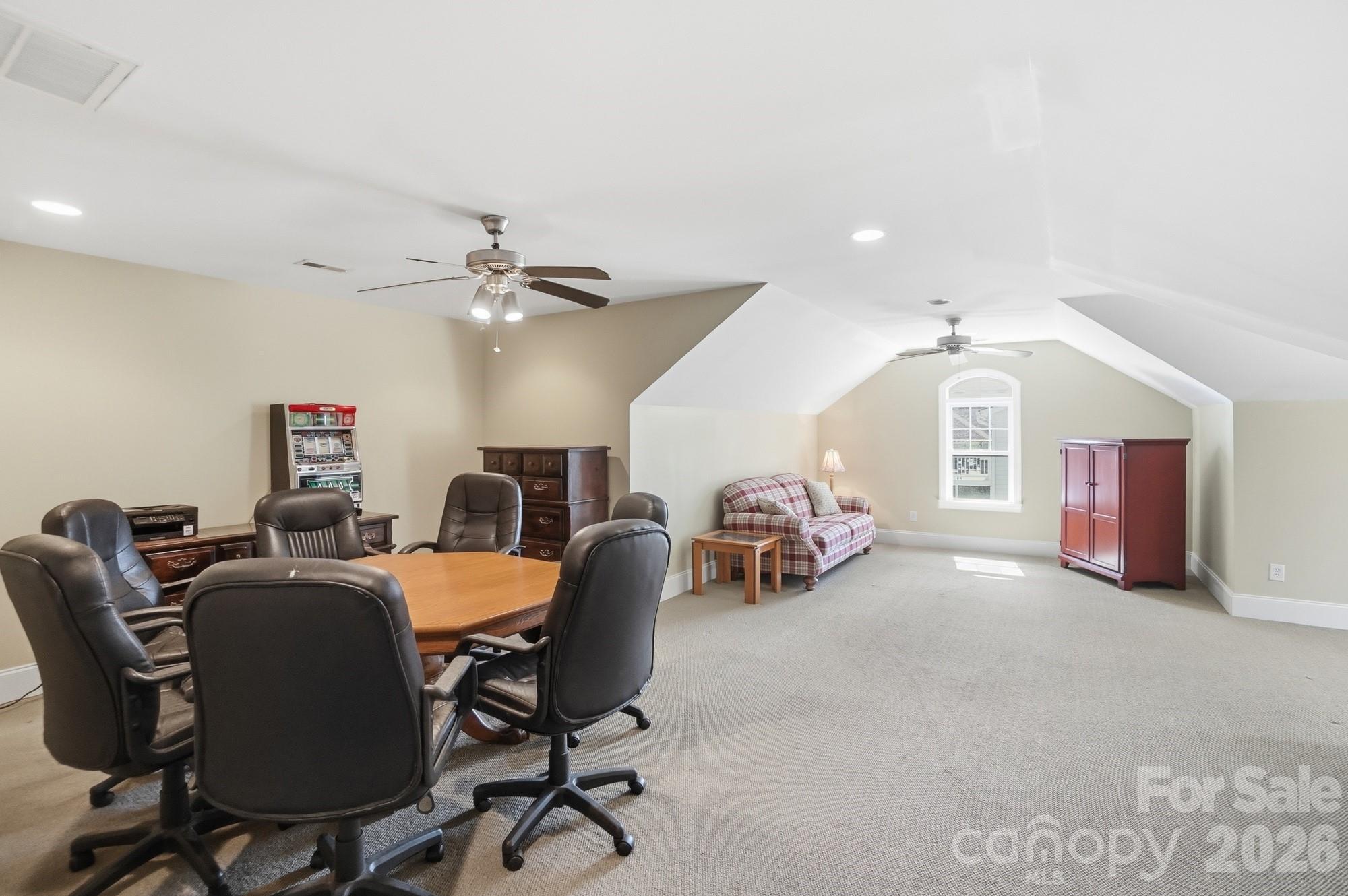 186 Hazelton Loop