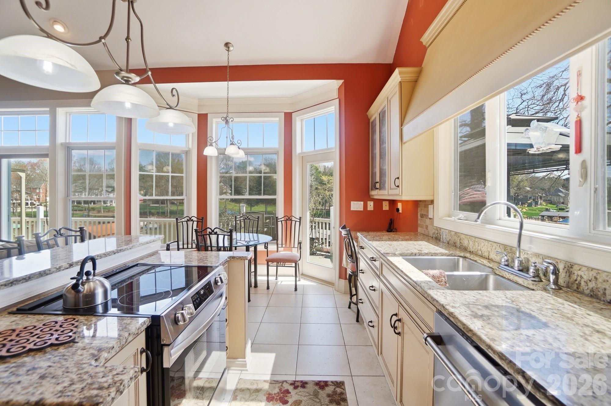 186 Hazelton Loop