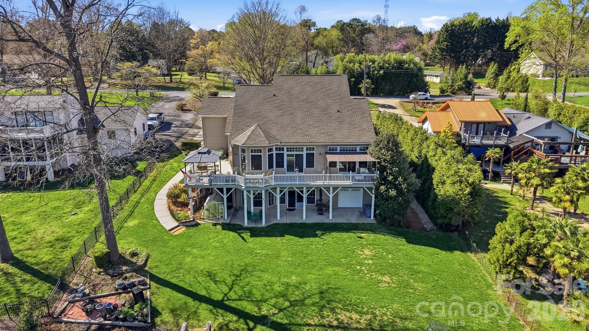 186 Hazelton Loop