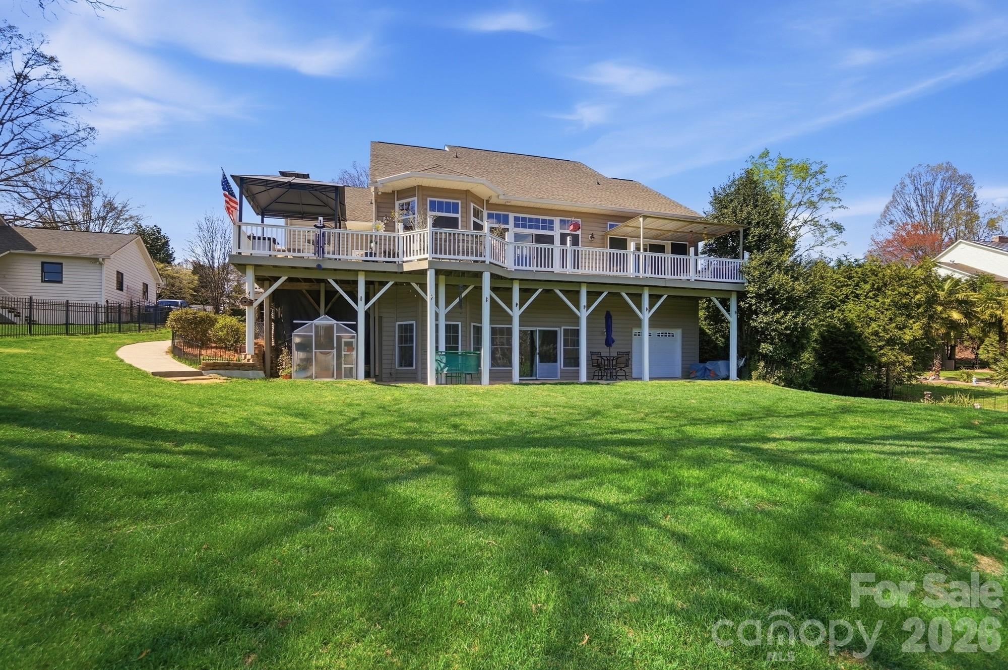 186 Hazelton Loop