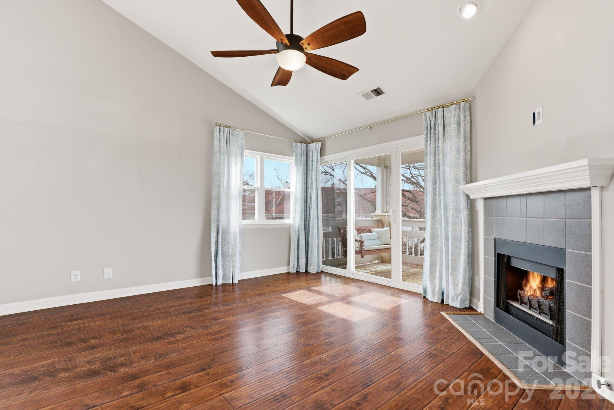 18009 Kings Point Drive Unit: R