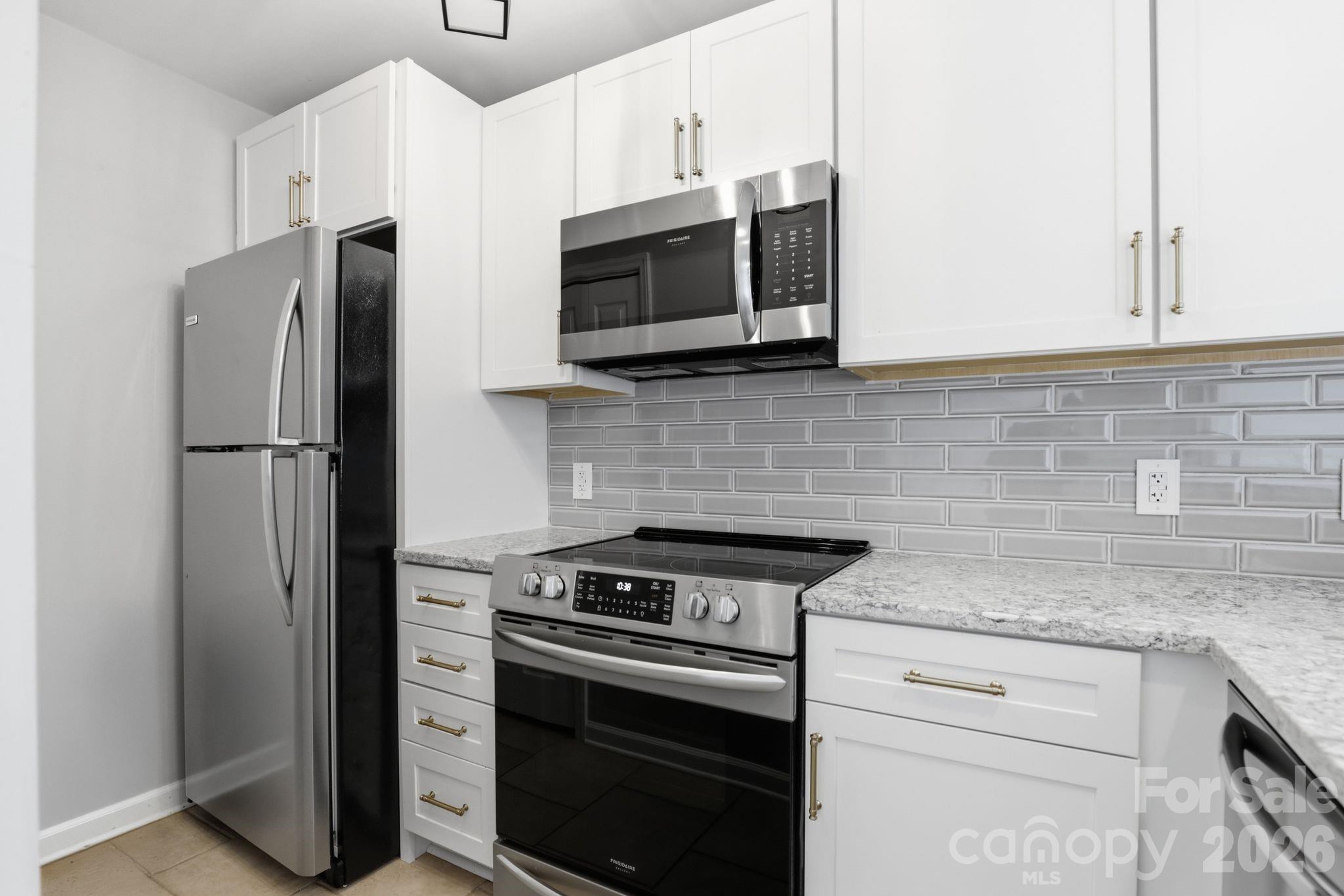 18009 Kings Point Drive Unit: R