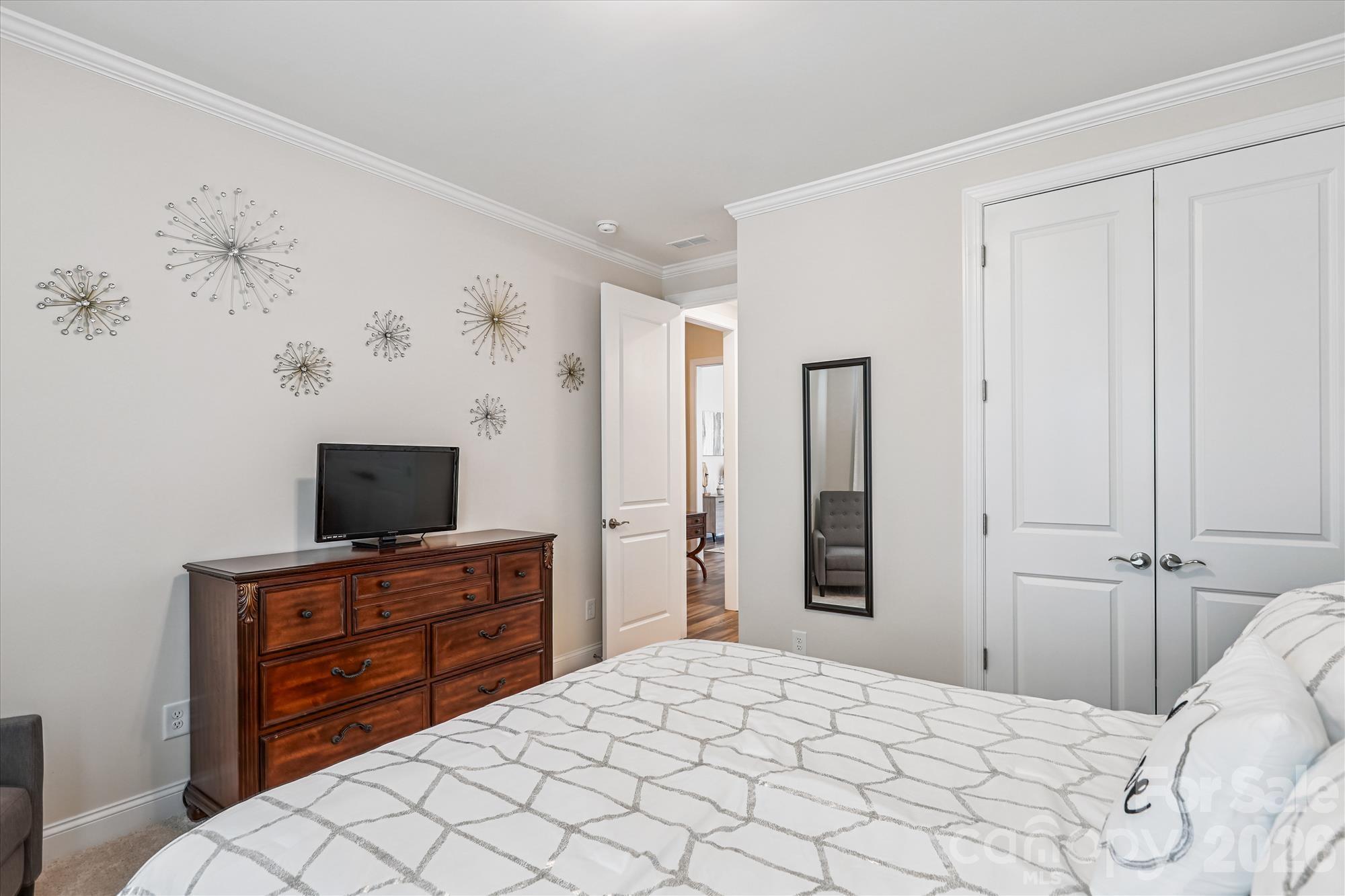 10400 Superb Lane
