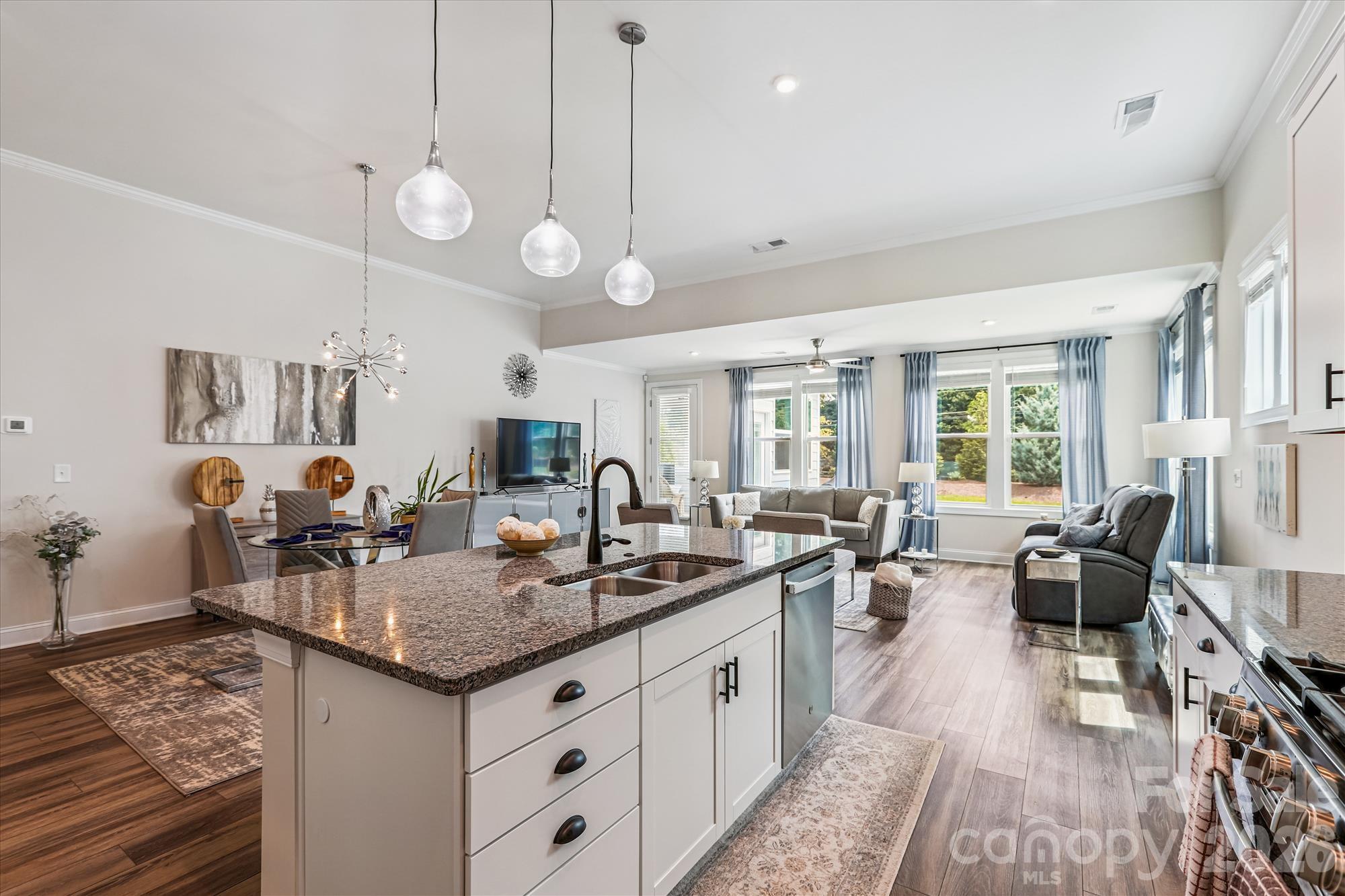10400 Superb Lane