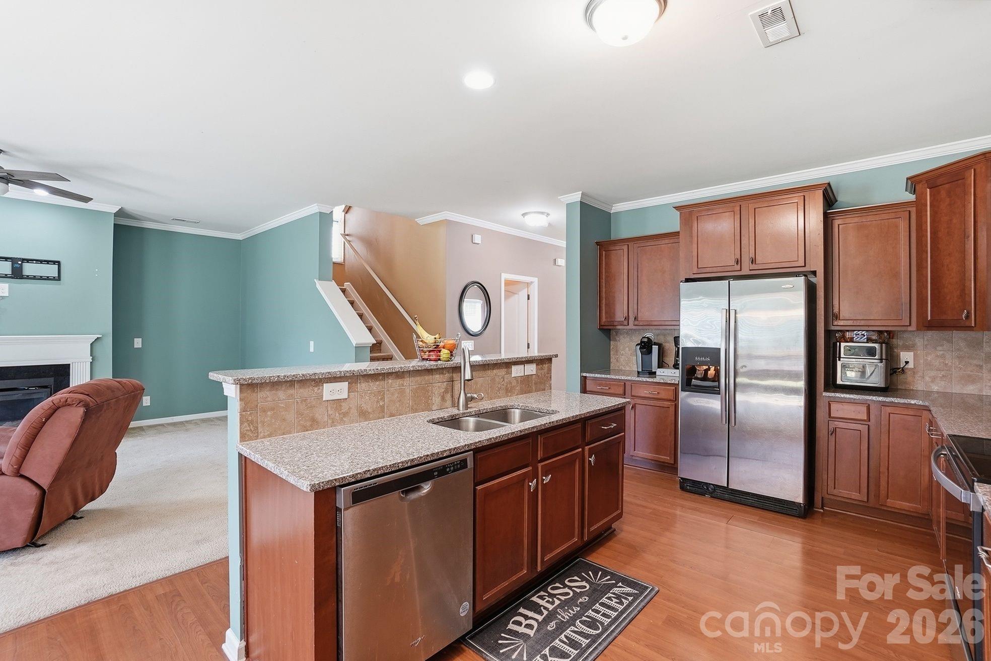 1304 Woodglen Lane