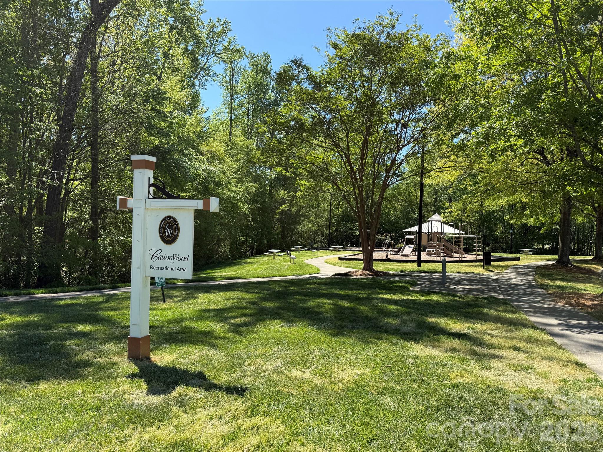 1304 Woodglen Lane