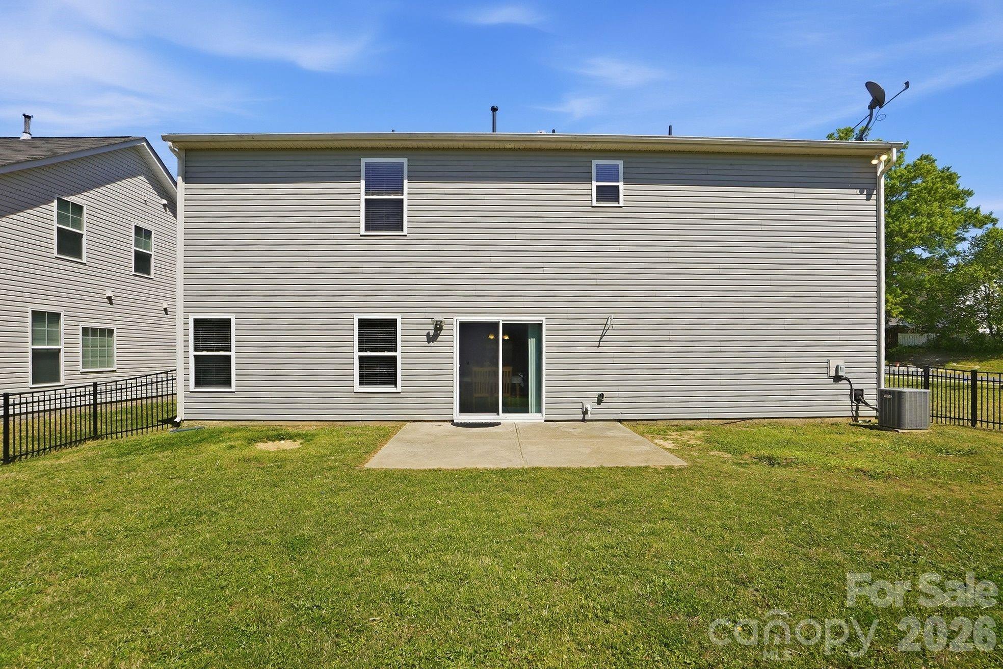 1304 Woodglen Lane