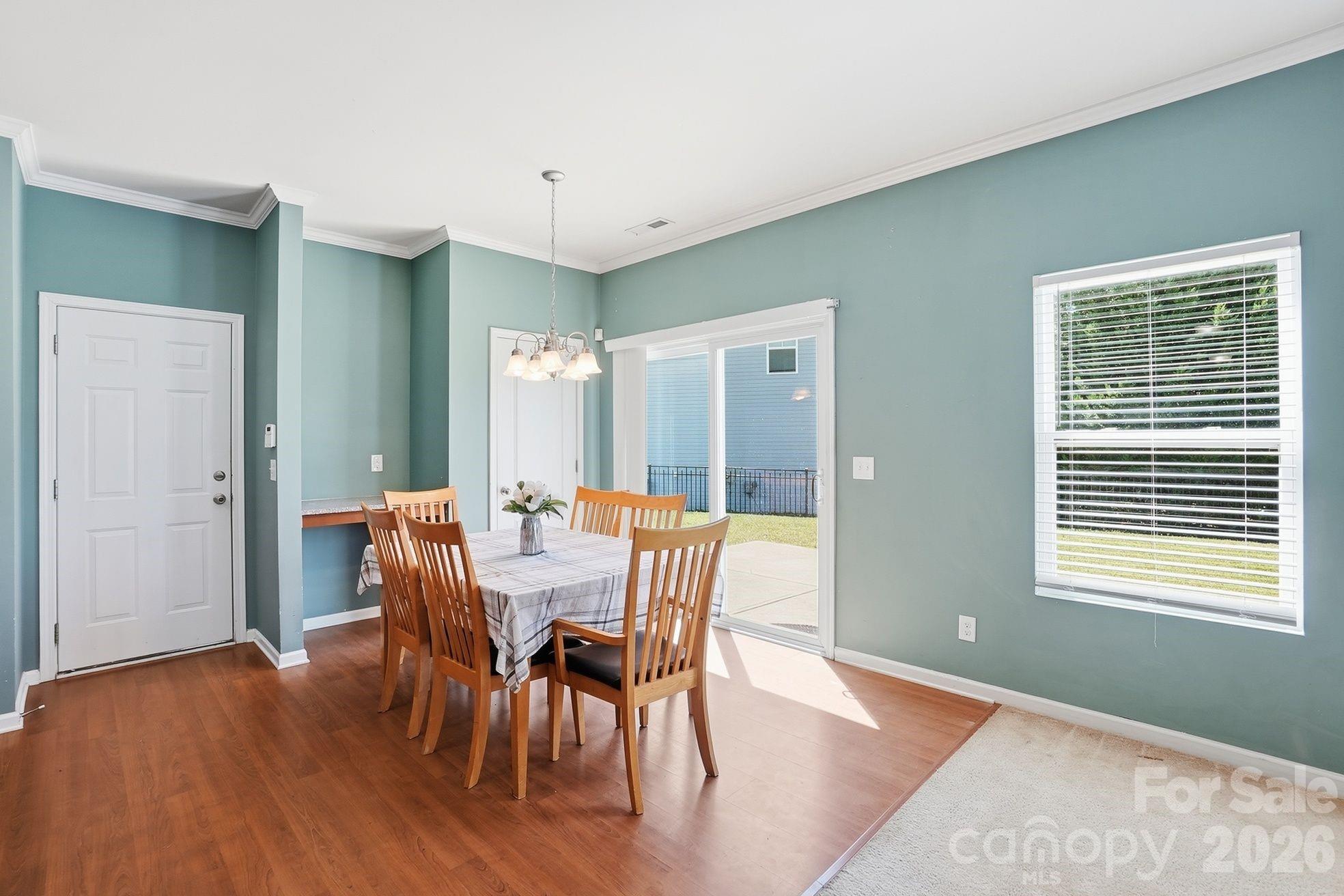 1304 Woodglen Lane