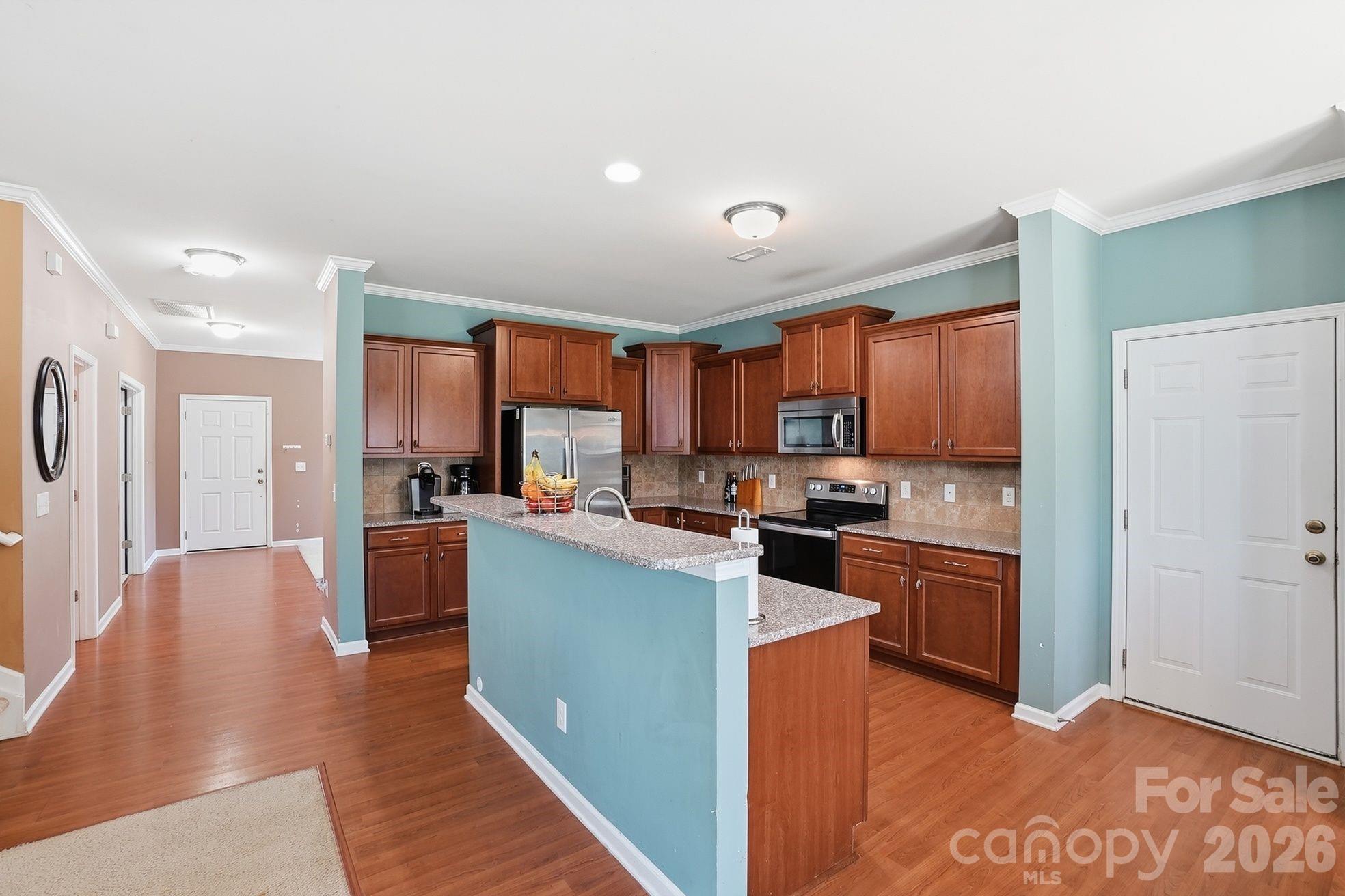 1304 Woodglen Lane