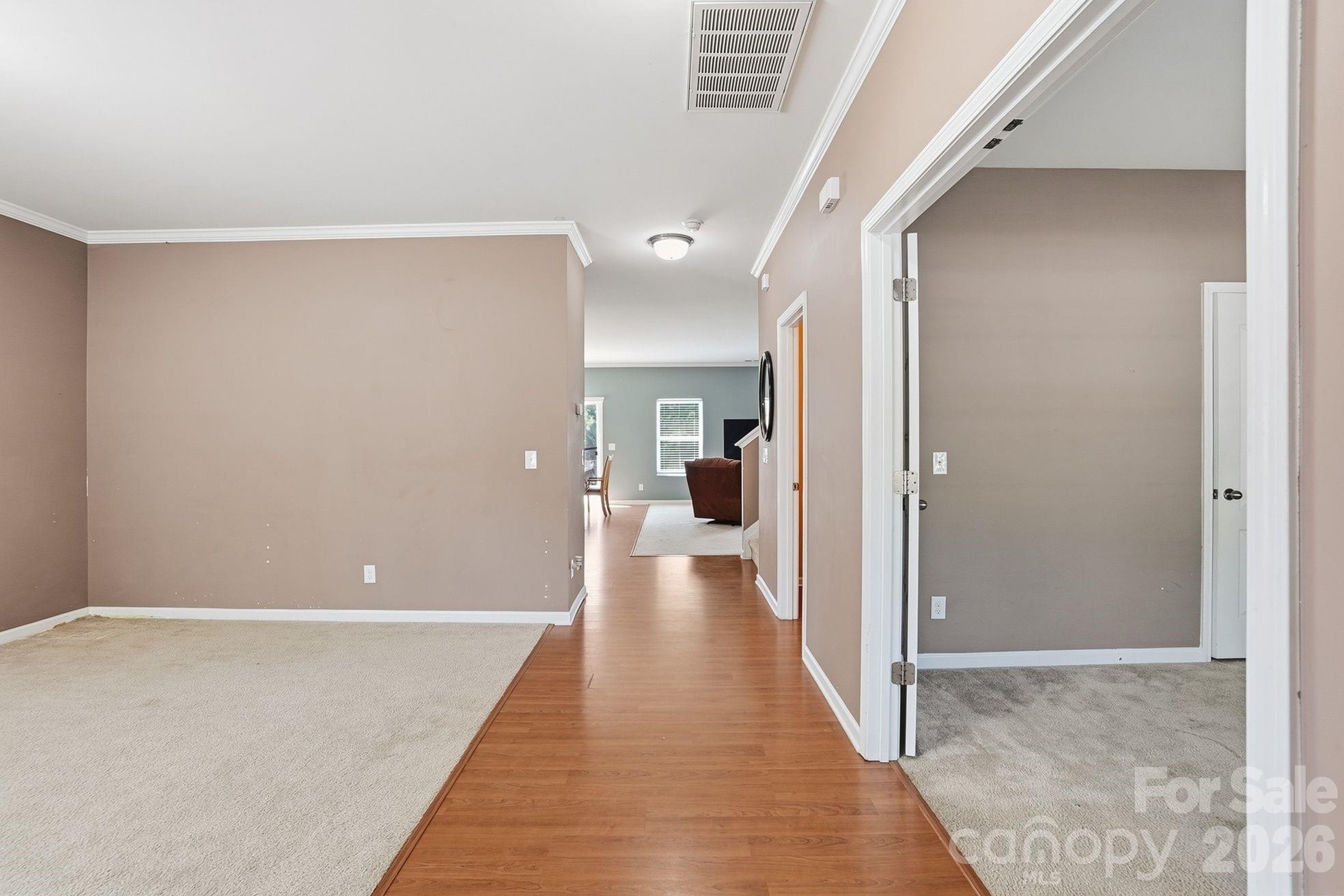 1304 Woodglen Lane
