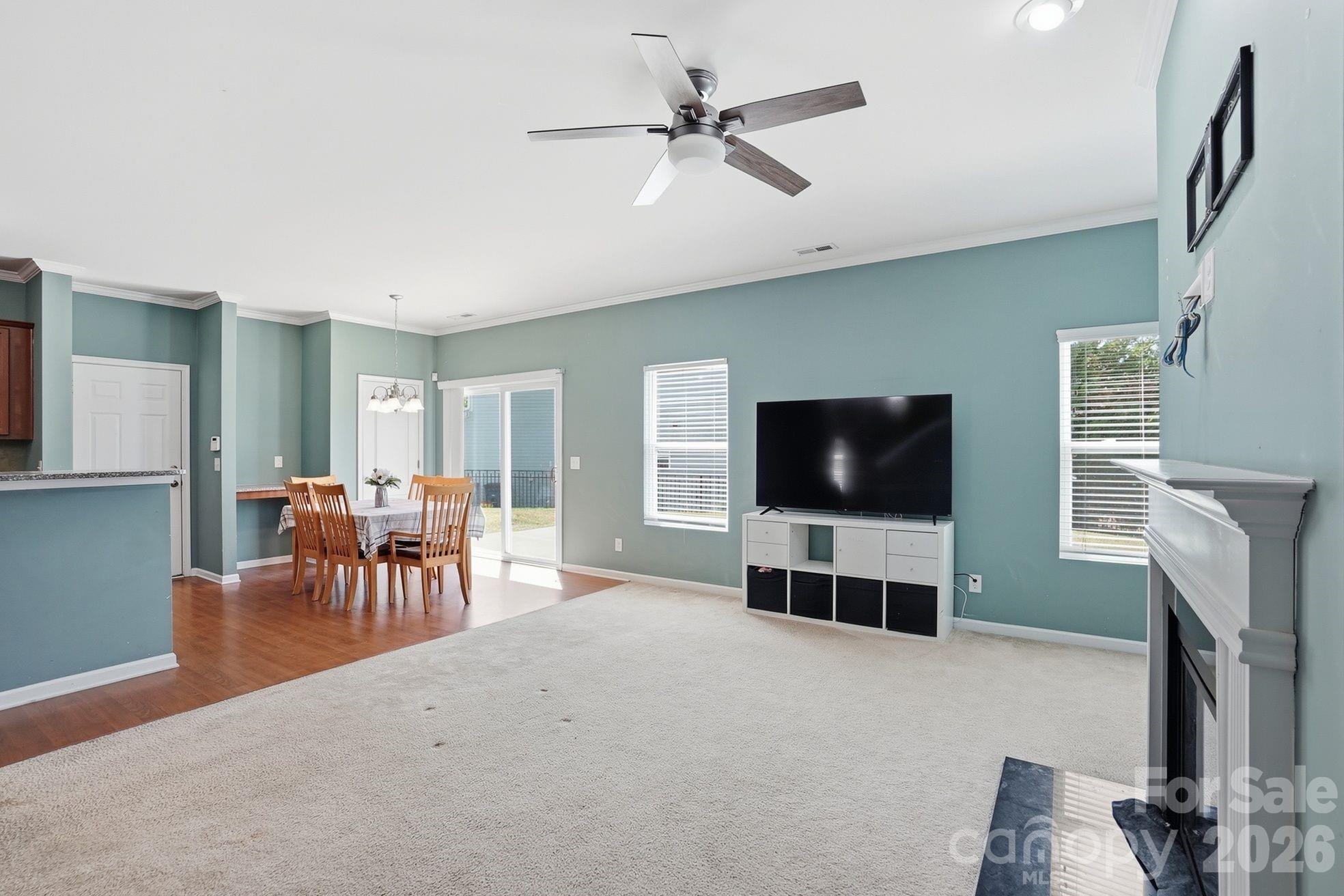 1304 Woodglen Lane