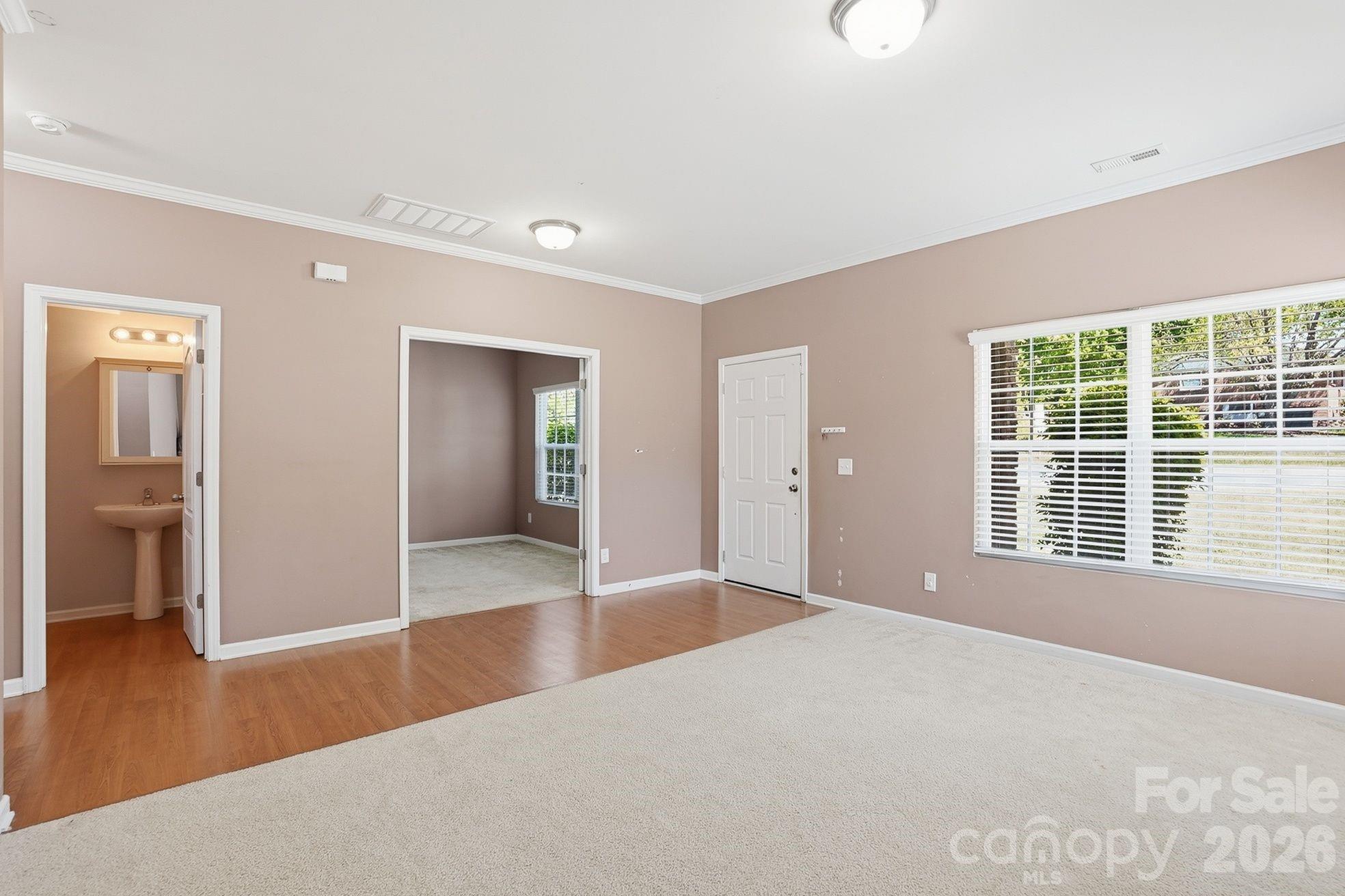 1304 Woodglen Lane