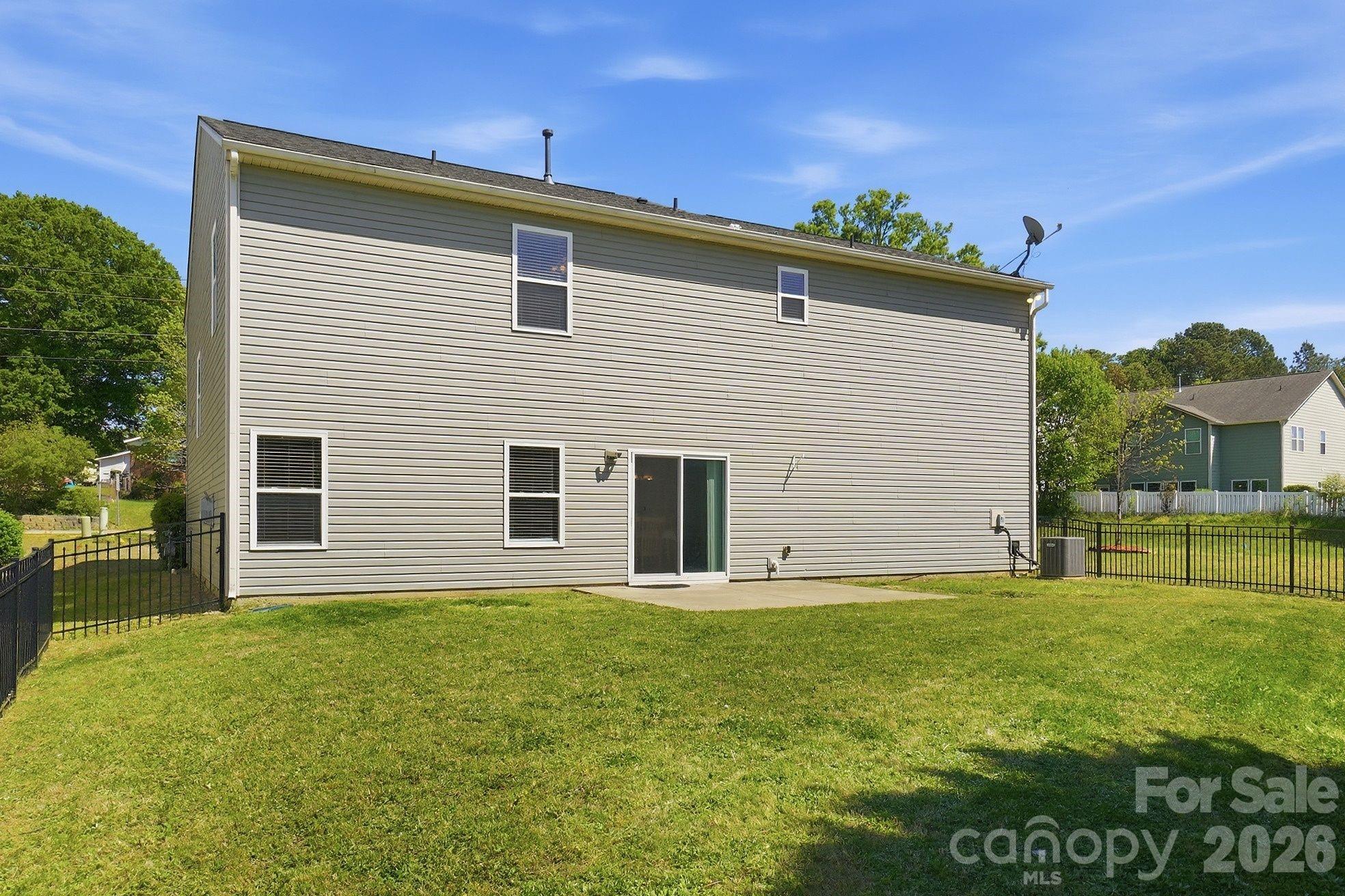 1304 Woodglen Lane