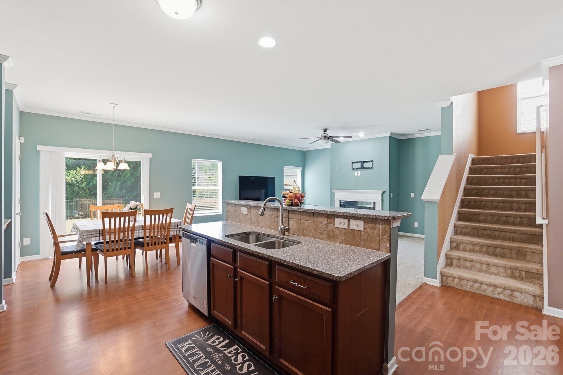 1304 Woodglen Lane