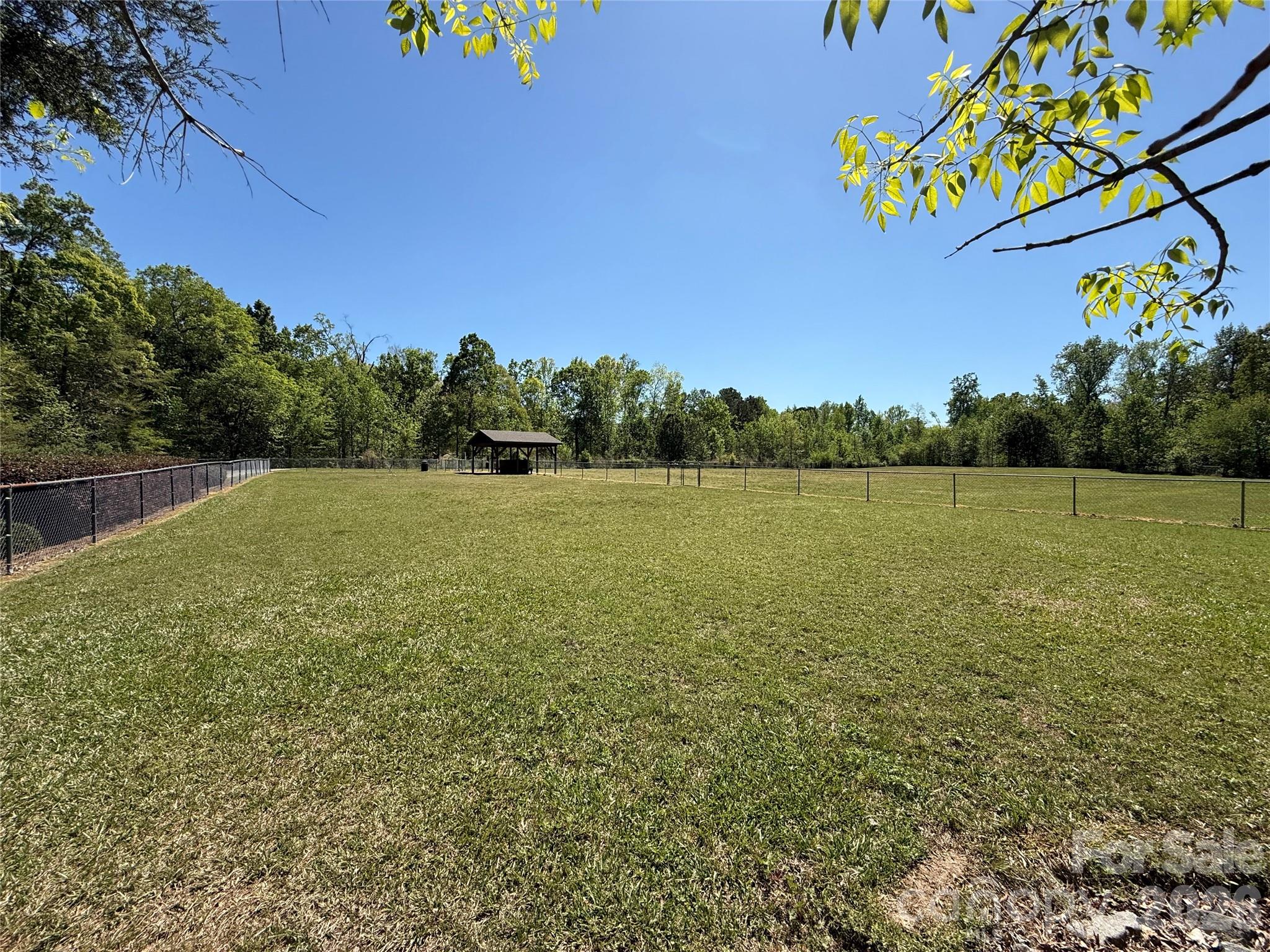 1304 Woodglen Lane