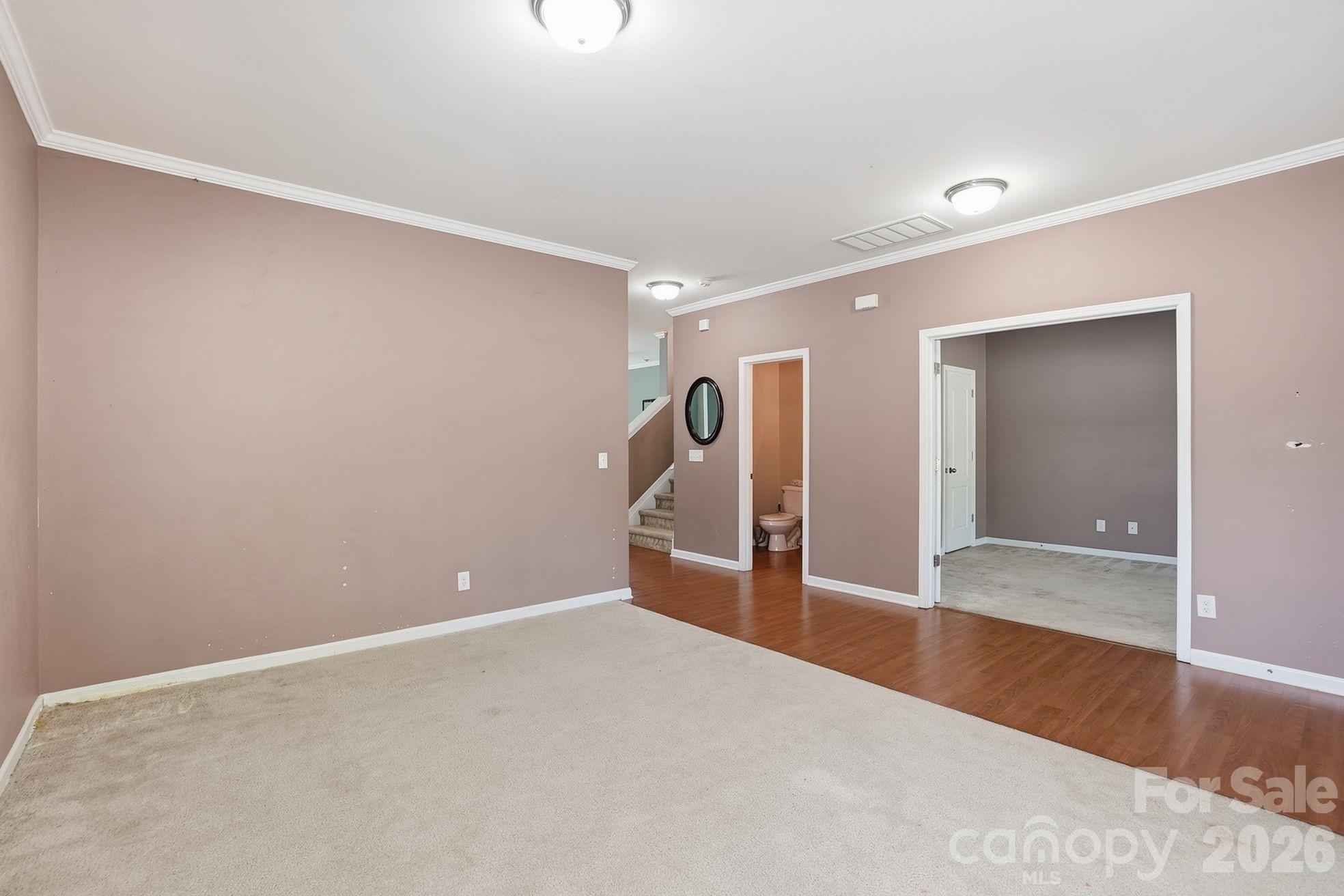 1304 Woodglen Lane