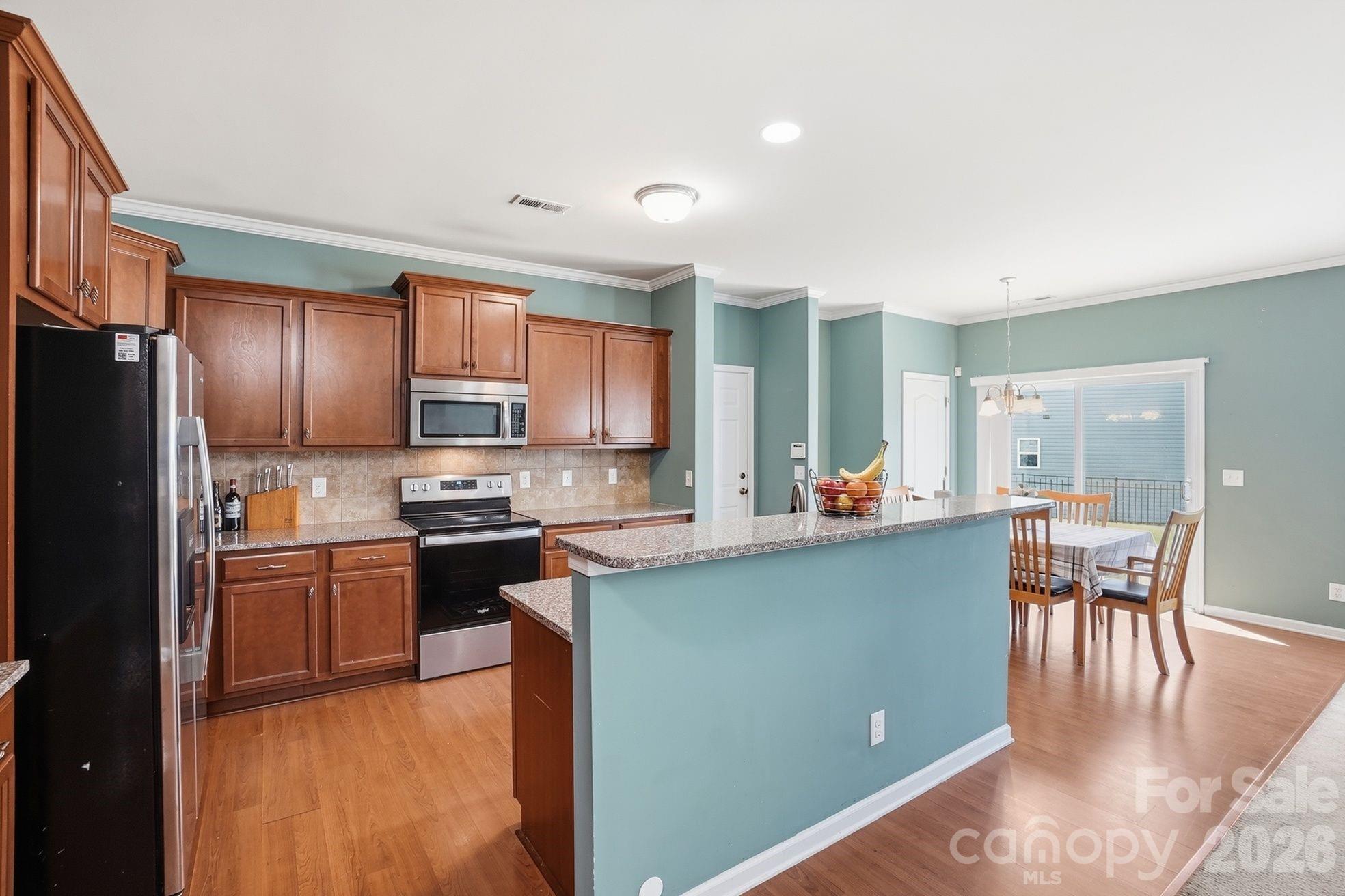 1304 Woodglen Lane